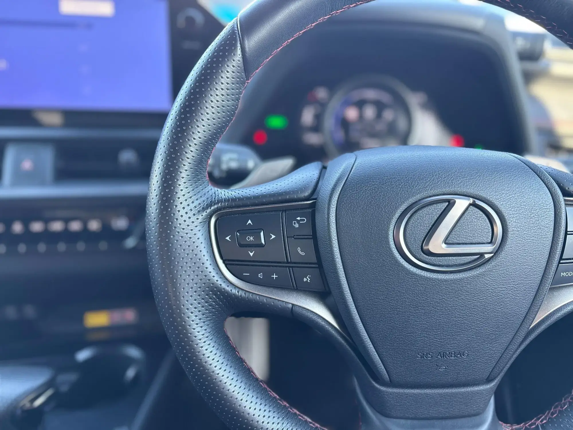 Lexus UX Self-Charging Hybrid Image 28 Lexus UX Self-Charging Hybrid Image 28