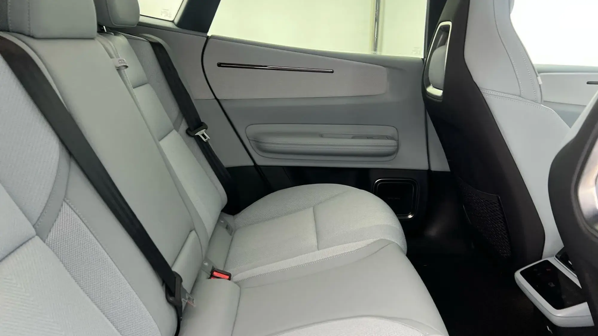 Polestar 4 SUV Image 19 Polestar 4 SUV Image 19
