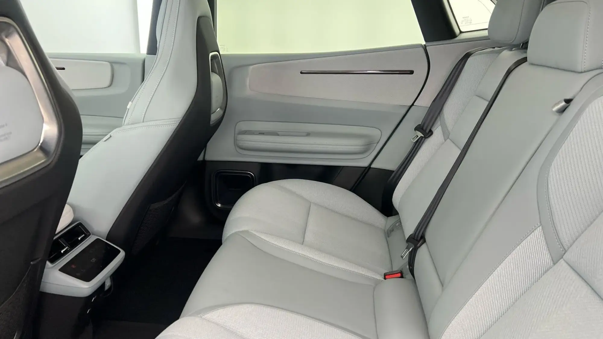 Polestar 4 SUV Image 22 Polestar 4 SUV Image 22
