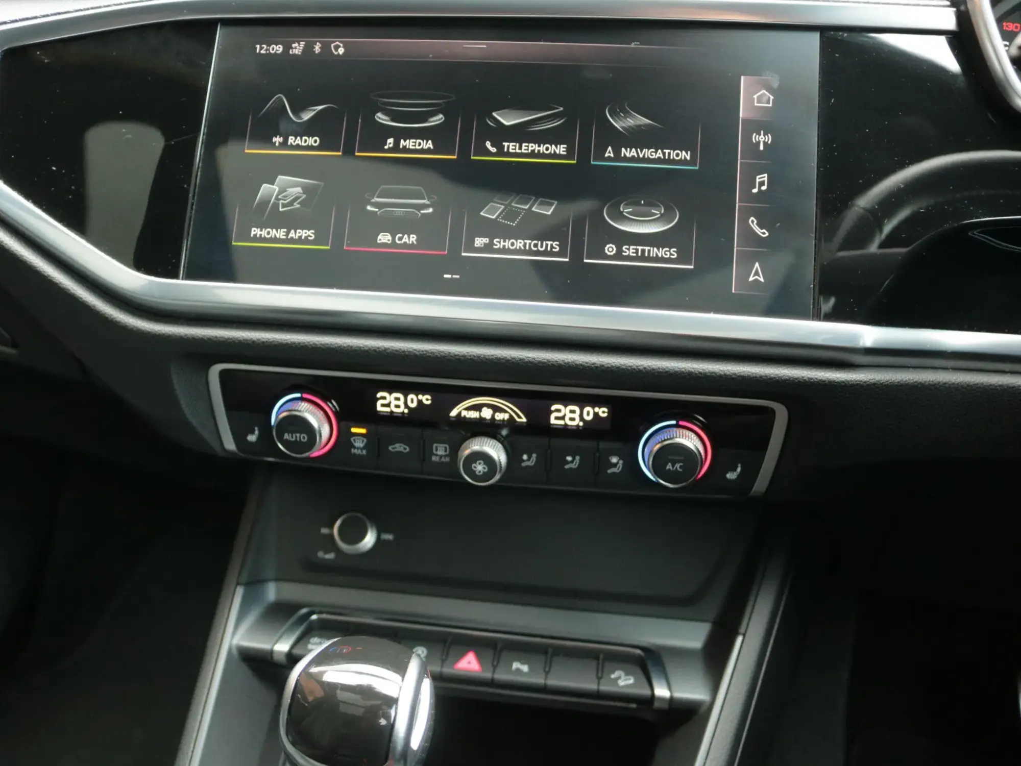 Audi Q3 Image 20