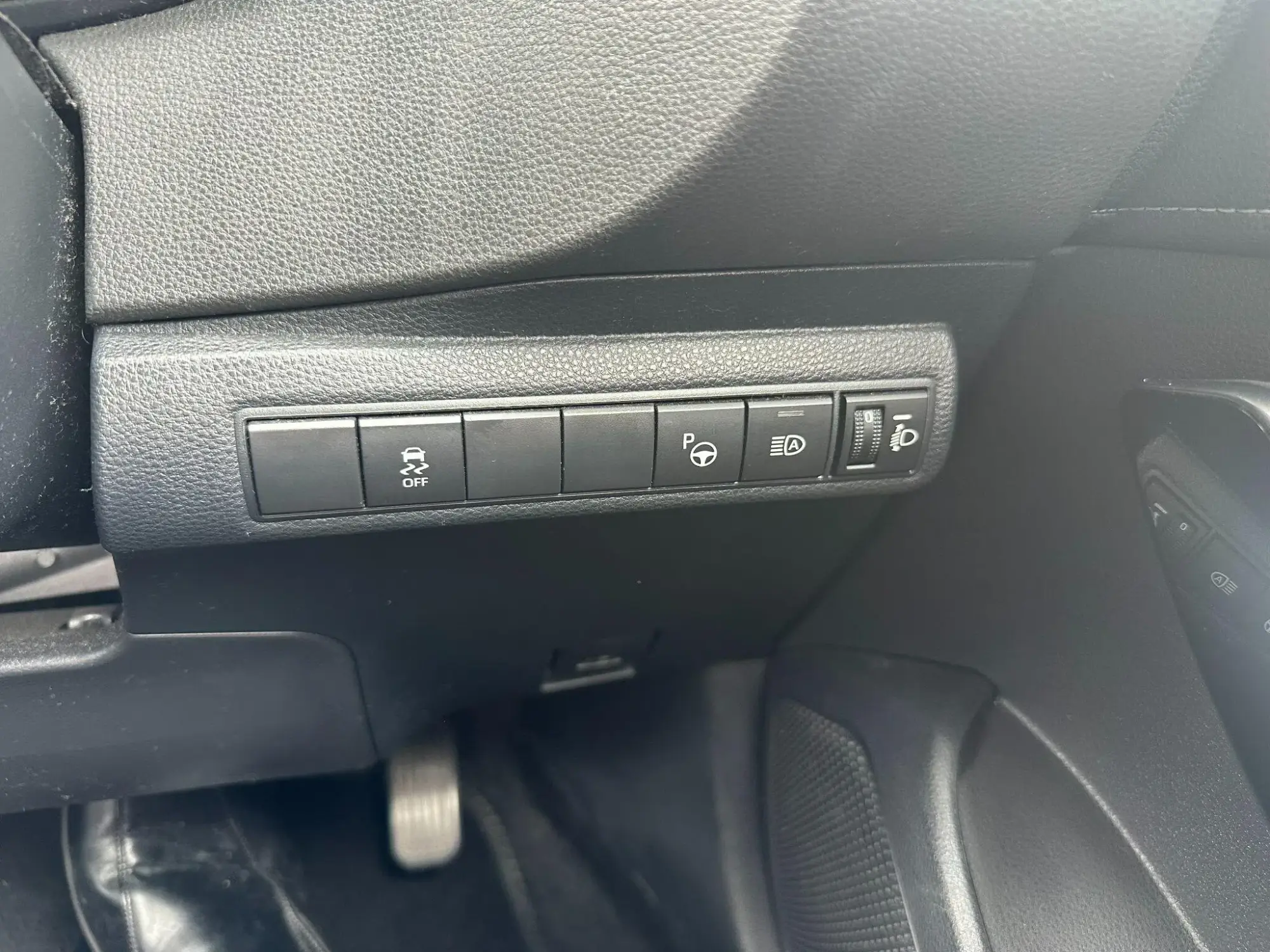 Toyota Corolla Hybrid Image 20 Toyota Corolla Hybrid Image 20