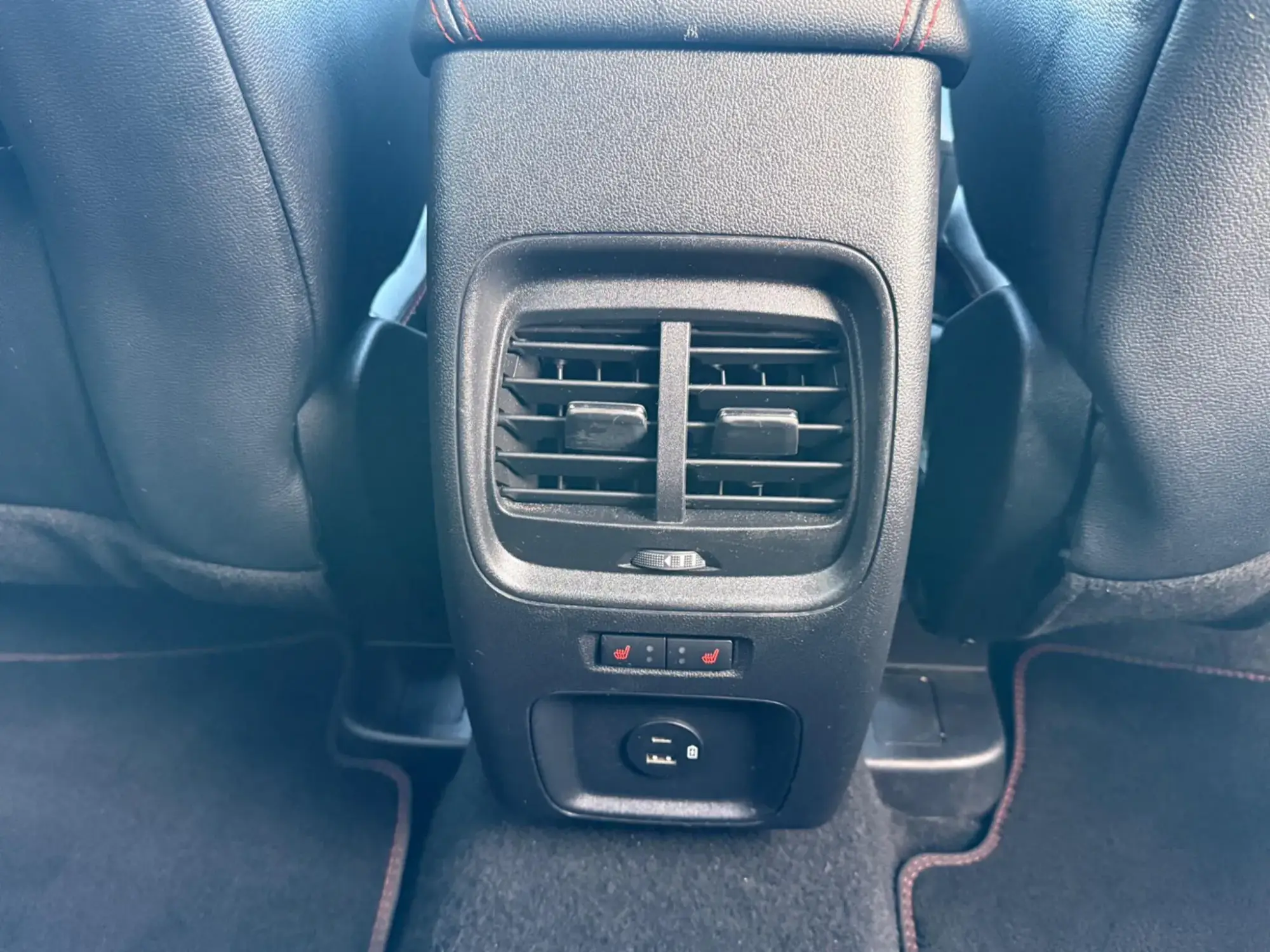 Ford Kuga Plug-In Hybrid Image 13 Ford Kuga Plug-In Hybrid Image 13