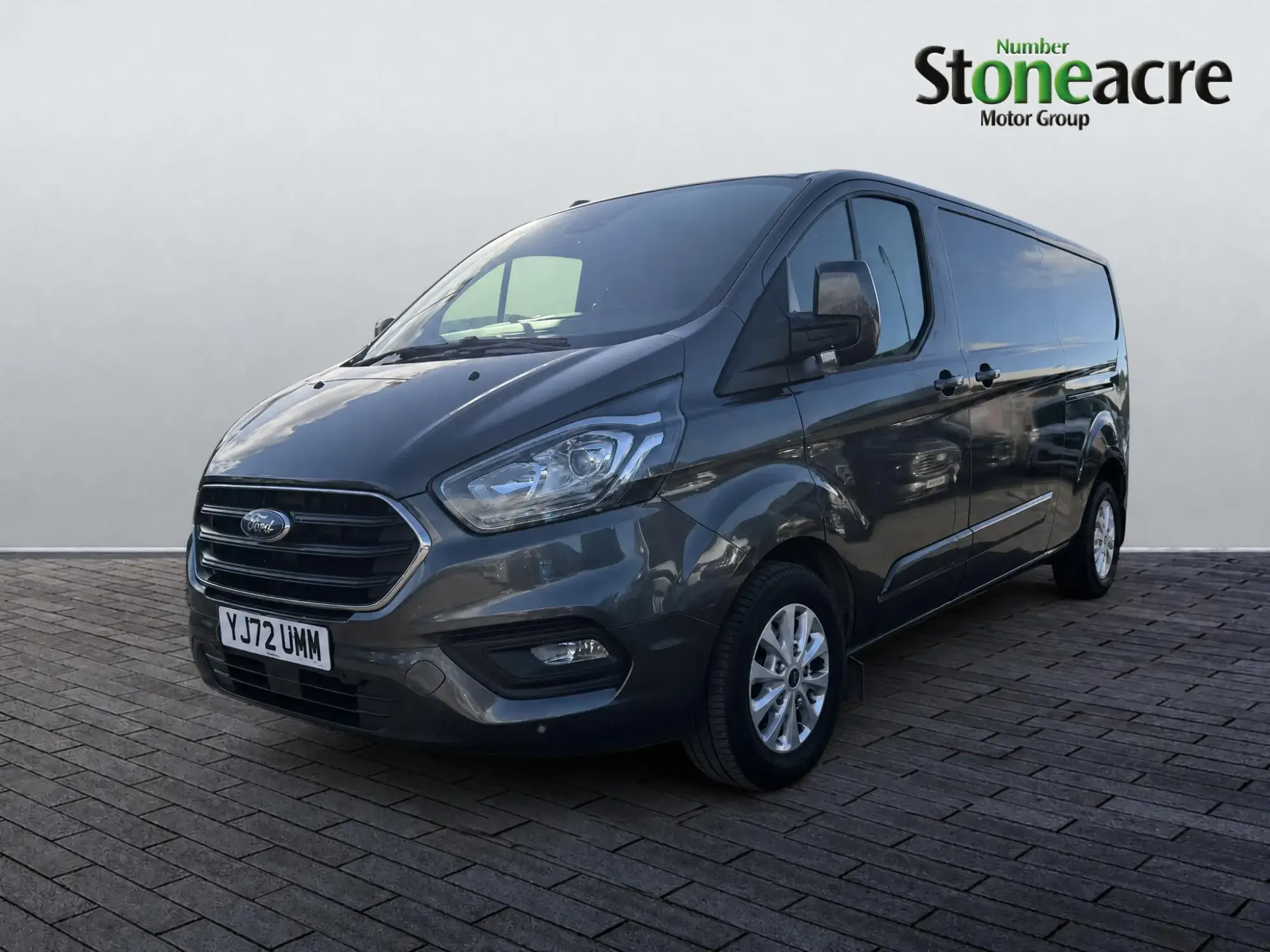 Ford Transit Custom 2.0 340 EcoBlue Limited Auto L2 H1 Euro 6 (s/s) 5dr YJ72UMM Image 3 Ford Transit Custom 2.0 340 EcoBlue Limited Auto L2 H1 Euro 6 (s/s) 5dr YJ72UMM Image 3