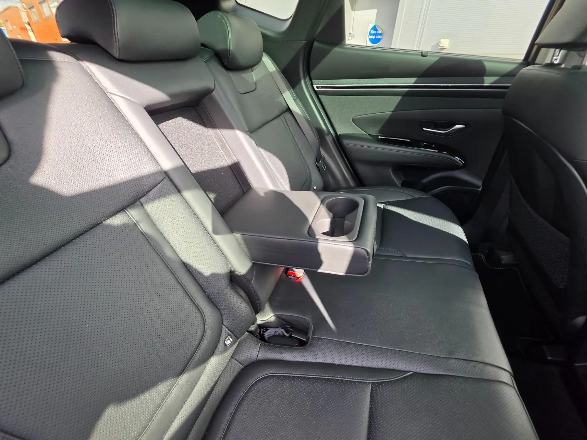 Hyundai TUCSON Hybrid Image 12