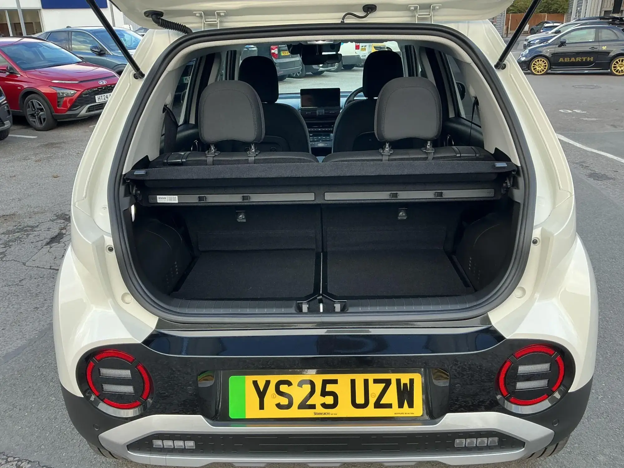 Hyundai INSTER Image 8
