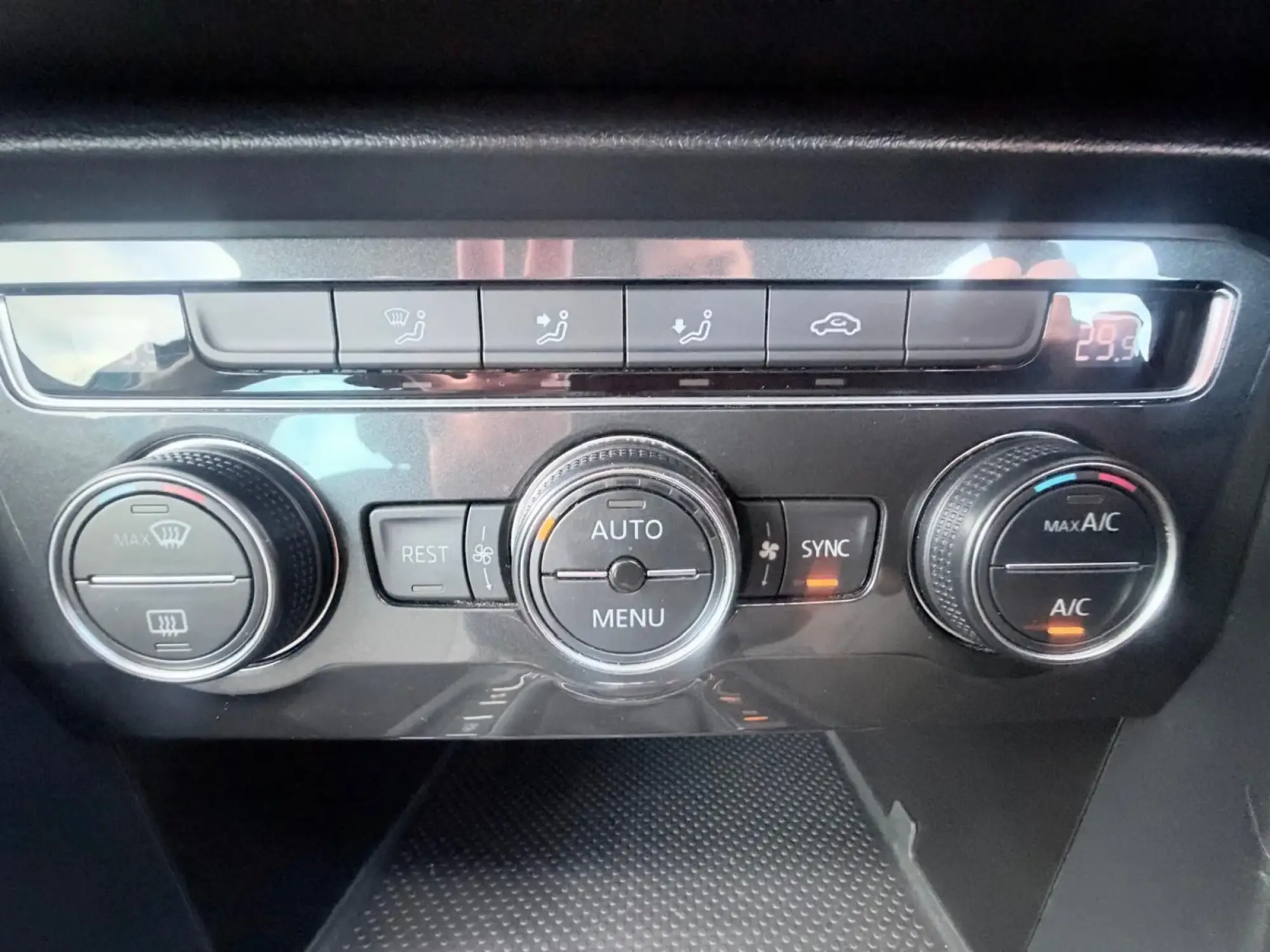 Volkswagen Tiguan Image 9