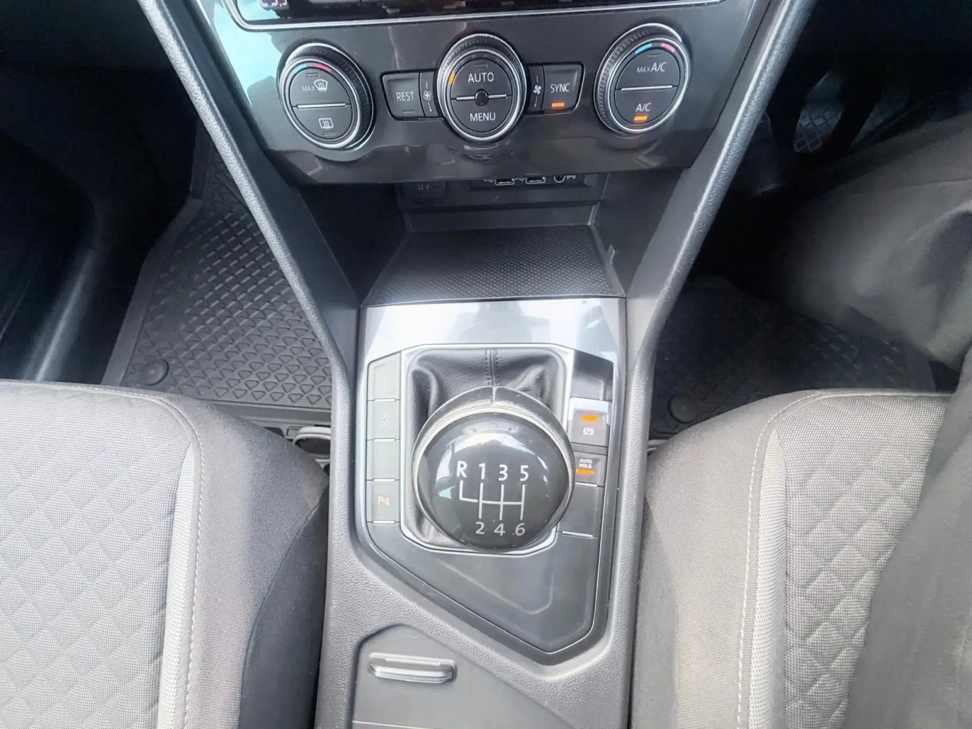 Volkswagen Tiguan Image 10