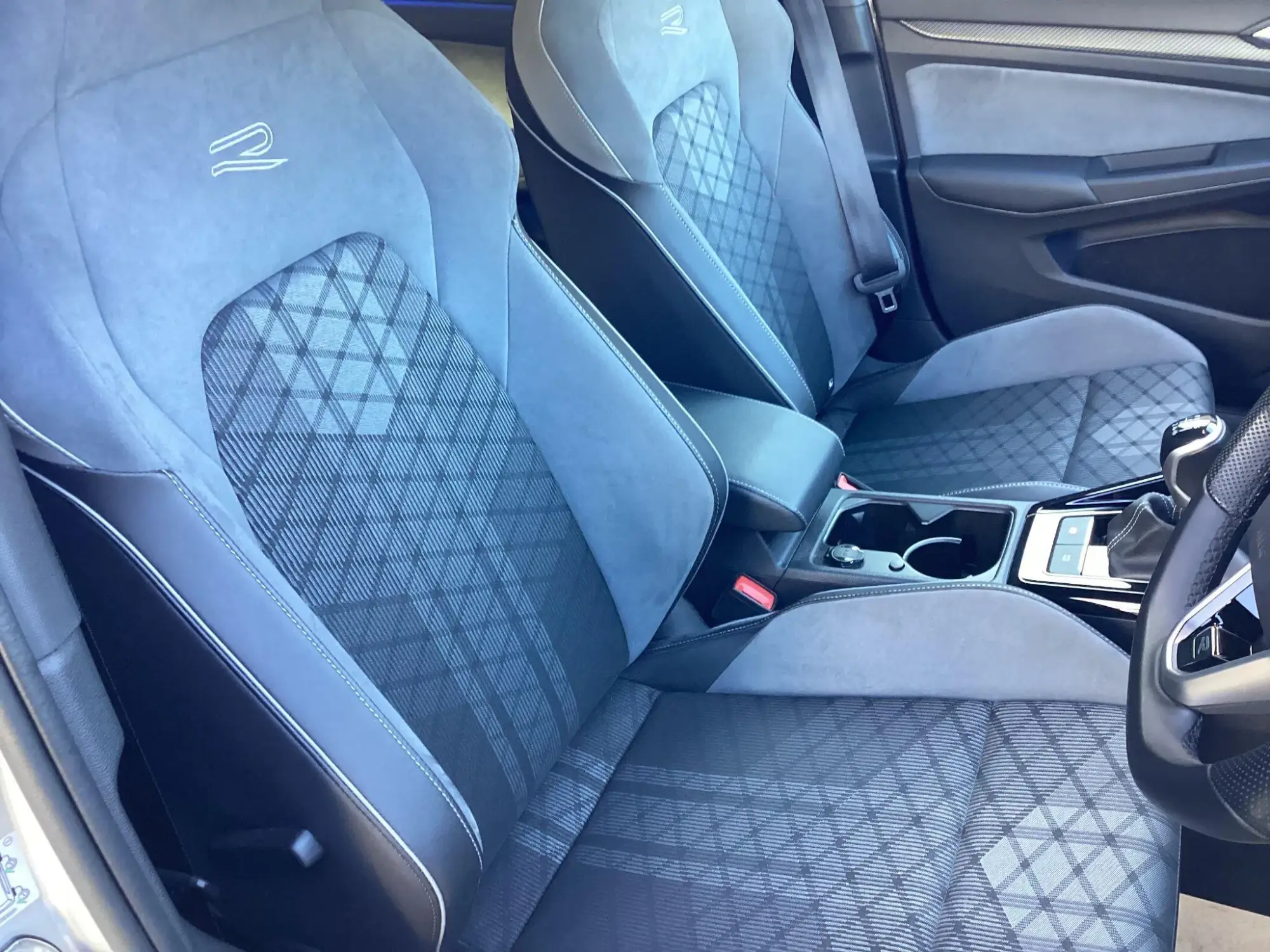 Volkswagen Golf Image 10