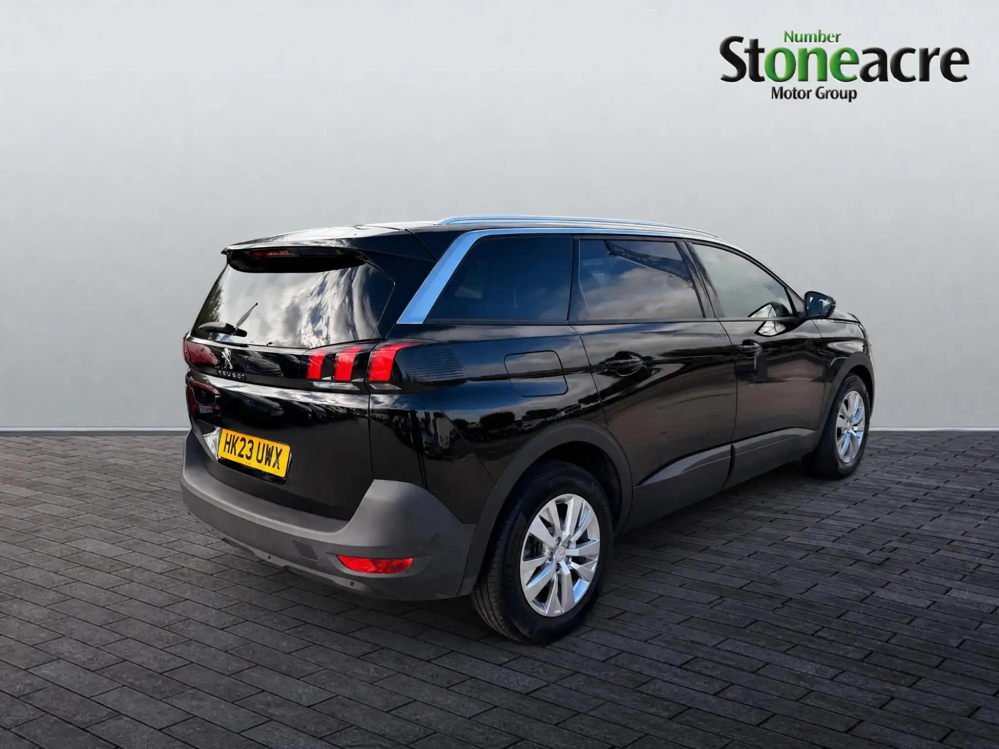 Peugeot 5008 1.5 BlueHDi Active Premium + EAT Euro 6 (s/s) 5dr HK23UWX Image 3