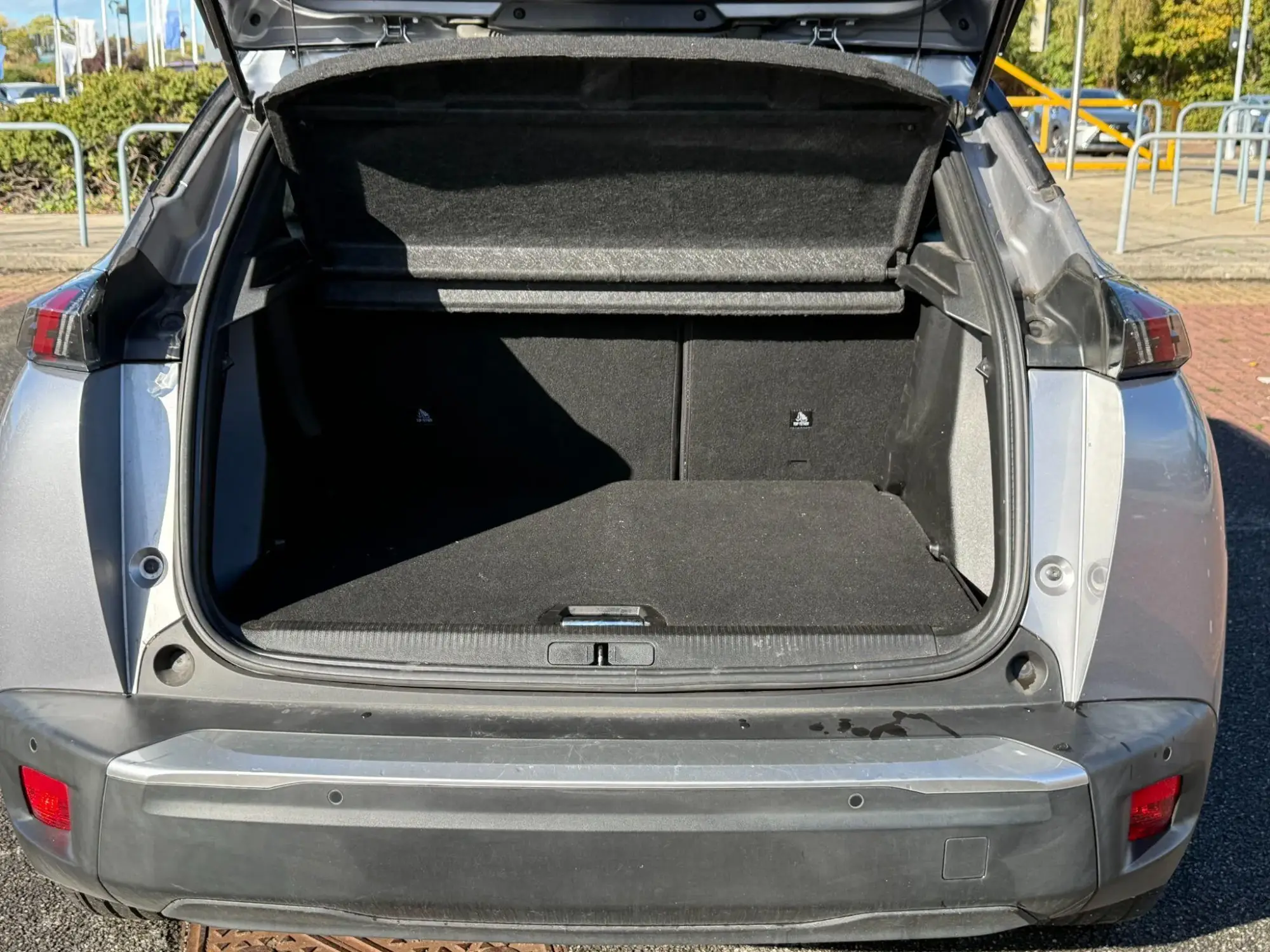 Peugeot E-2008 Image 9