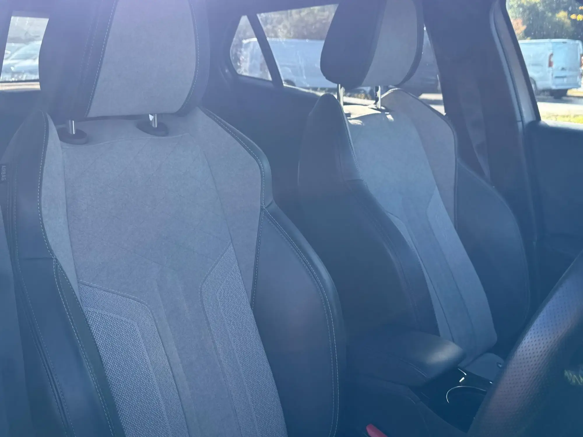 Peugeot E-2008 Image 14
