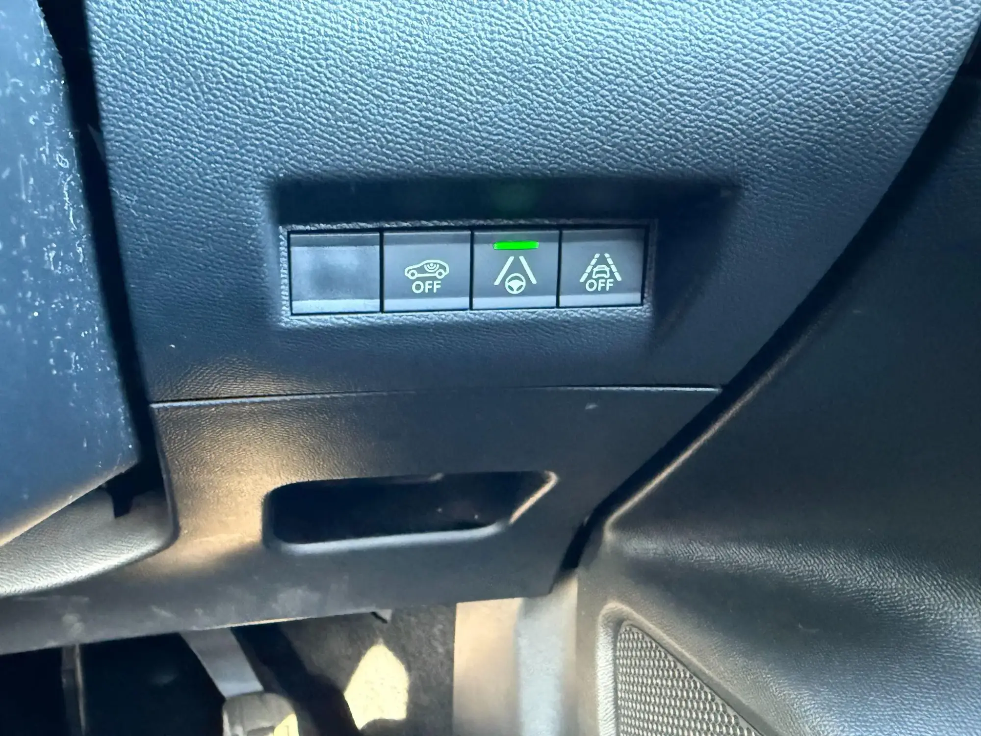 Peugeot E-2008 Image 25
