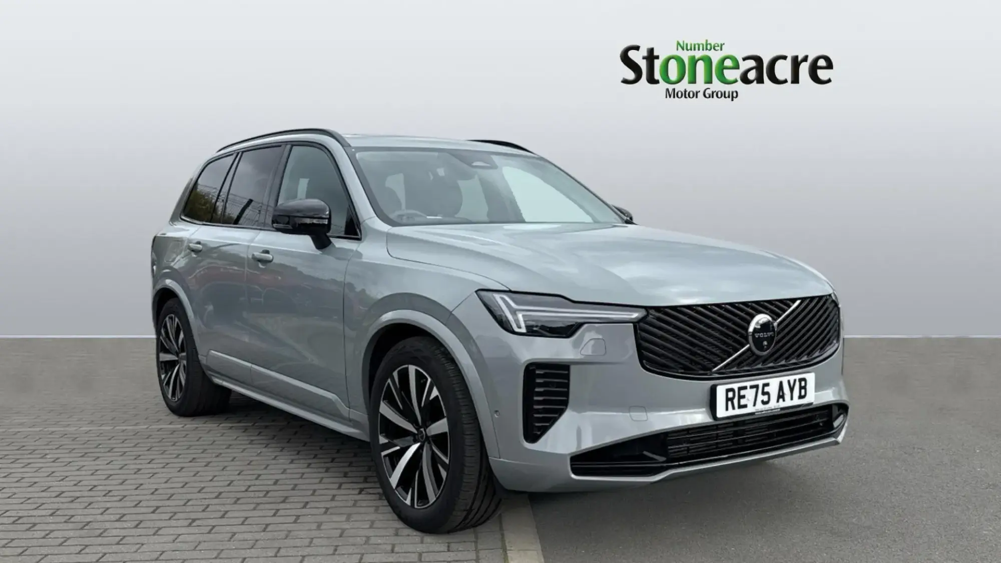 Volvo XC90 Plug-In Hybrid 2.0 T8 18.8kWh Plus Auto 4WD Euro 6 (s/s) 5dr RE75AYB Image 1 Volvo XC90 Plug-In Hybrid 2.0 T8 18.8kWh Plus Auto 4WD Euro 6 (s/s) 5dr RE75AYB Image 1