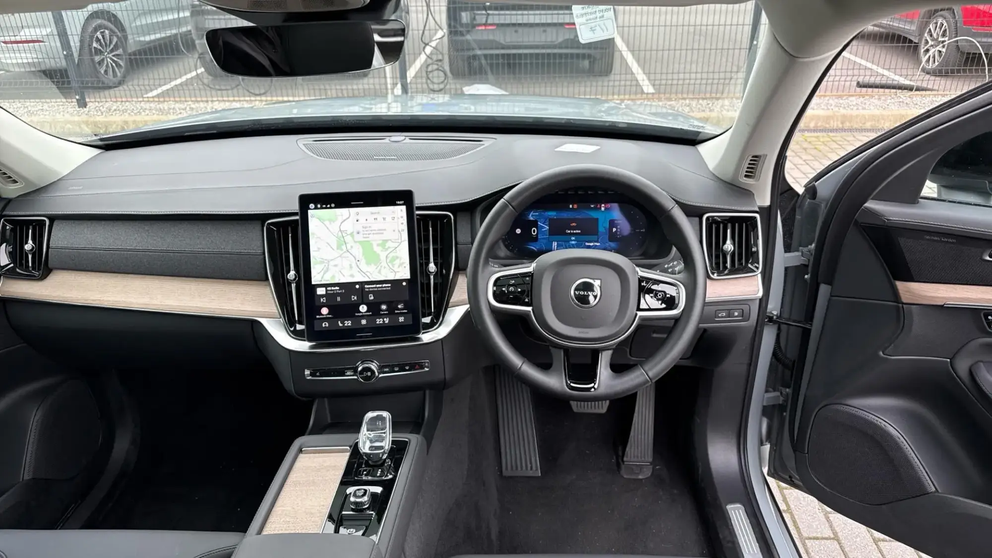 Volvo XC90 Plug-In Hybrid Image 7 Volvo XC90 Plug-In Hybrid Image 7