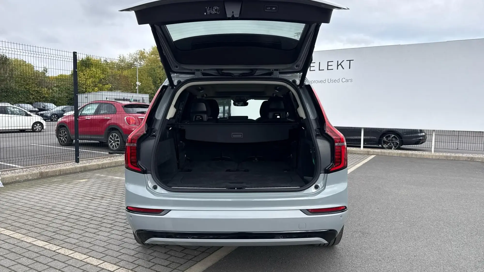 Volvo XC90 Plug-In Hybrid Image 13 Volvo XC90 Plug-In Hybrid Image 13