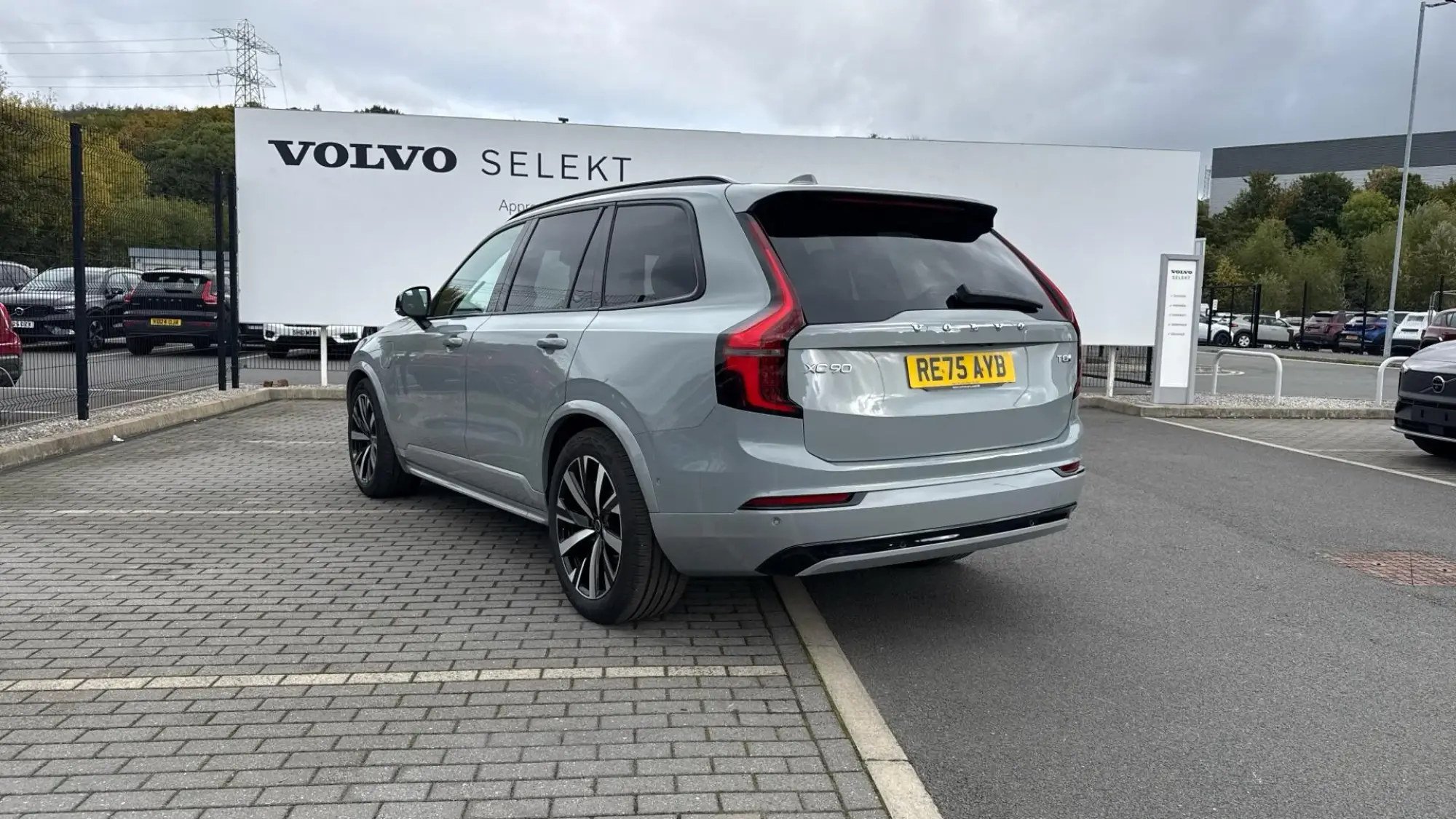 Volvo XC90 Plug-In Hybrid Image 28 Volvo XC90 Plug-In Hybrid Image 28