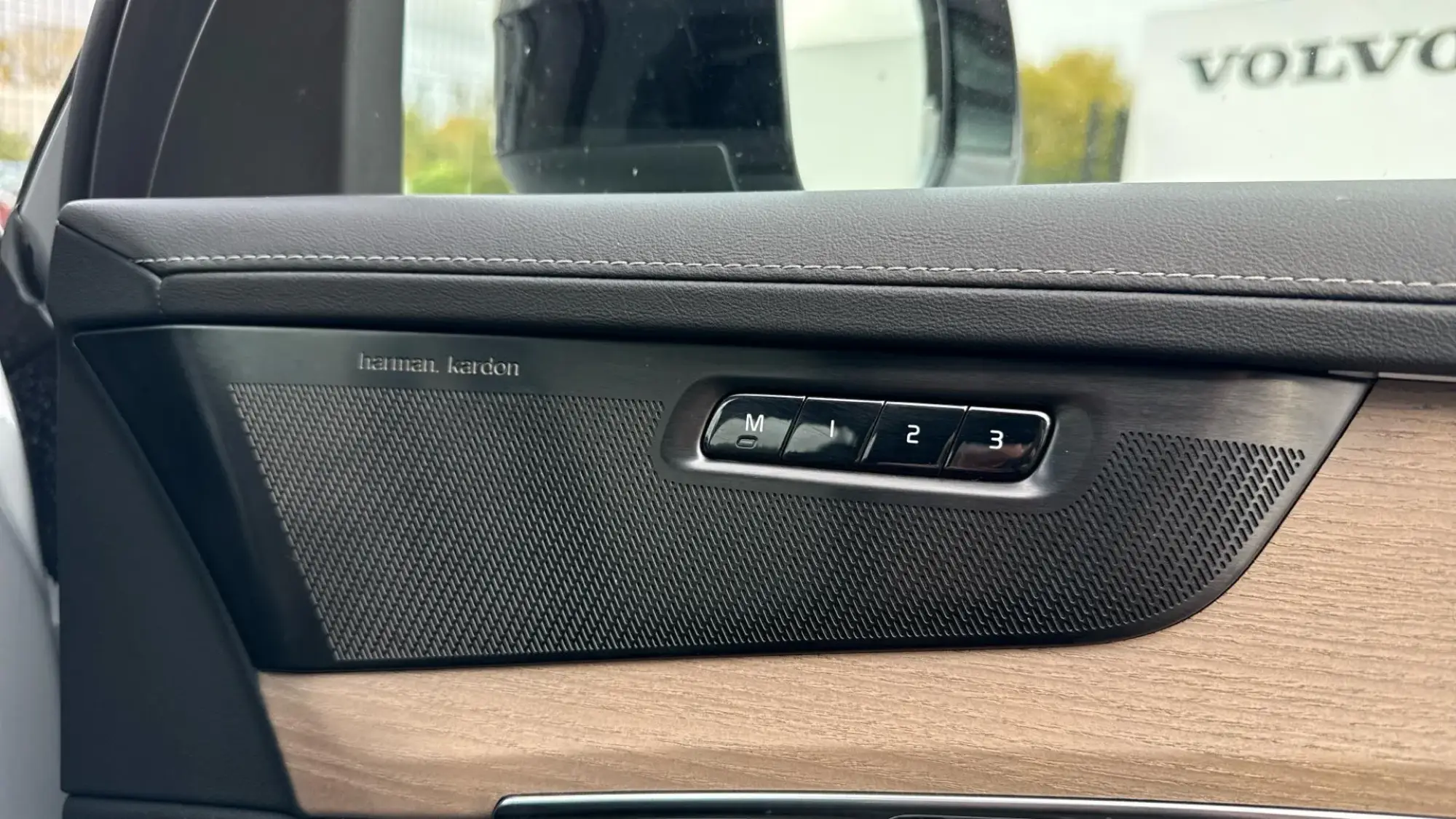 Volvo XC90 Plug-In Hybrid Image 33 Volvo XC90 Plug-In Hybrid Image 33