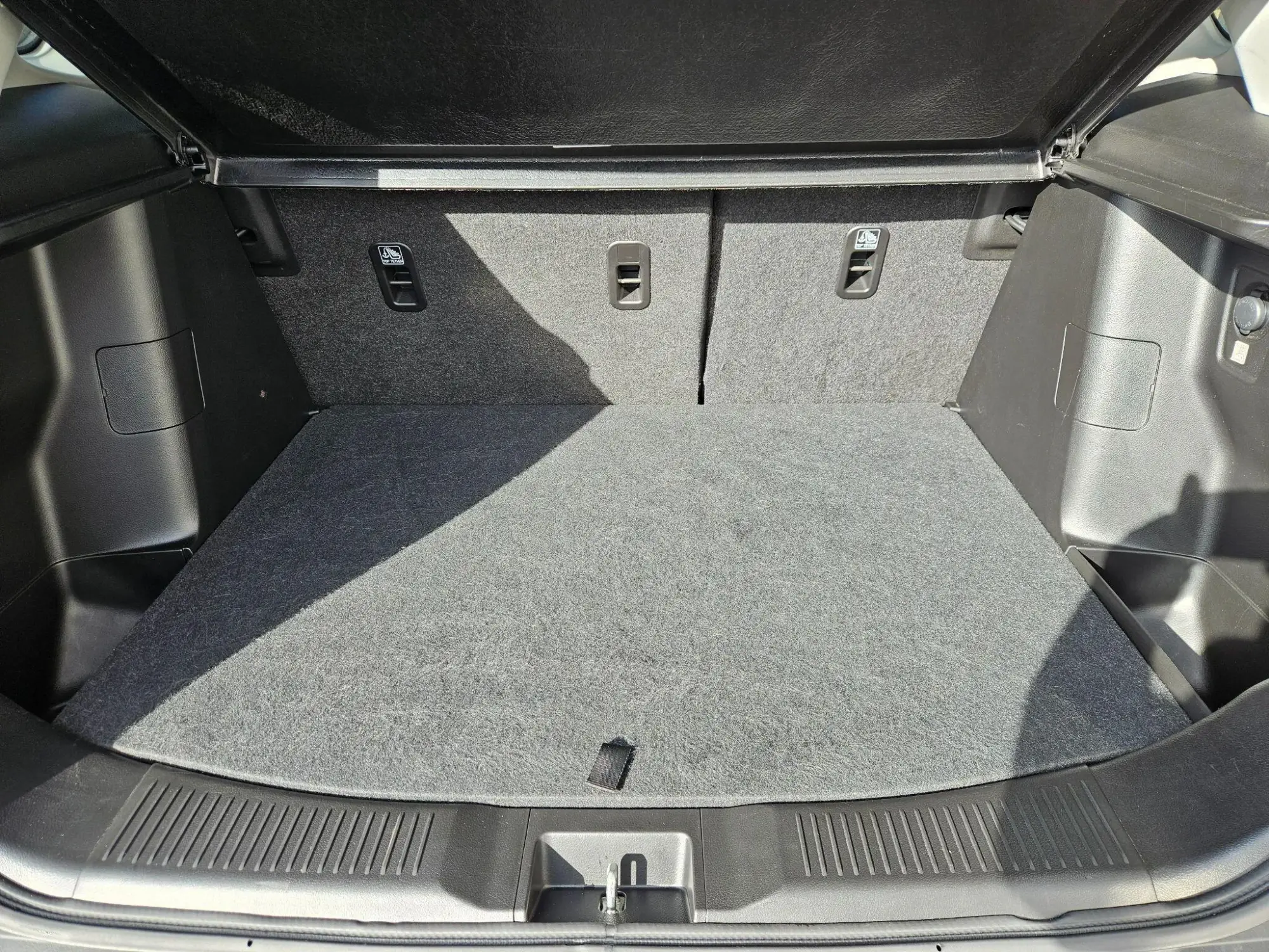 Suzuki S-Cross Hybrid Image 10