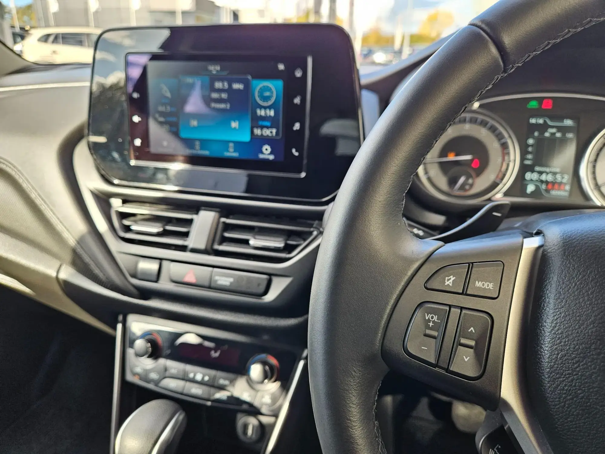 Suzuki S-Cross Hybrid Image 15