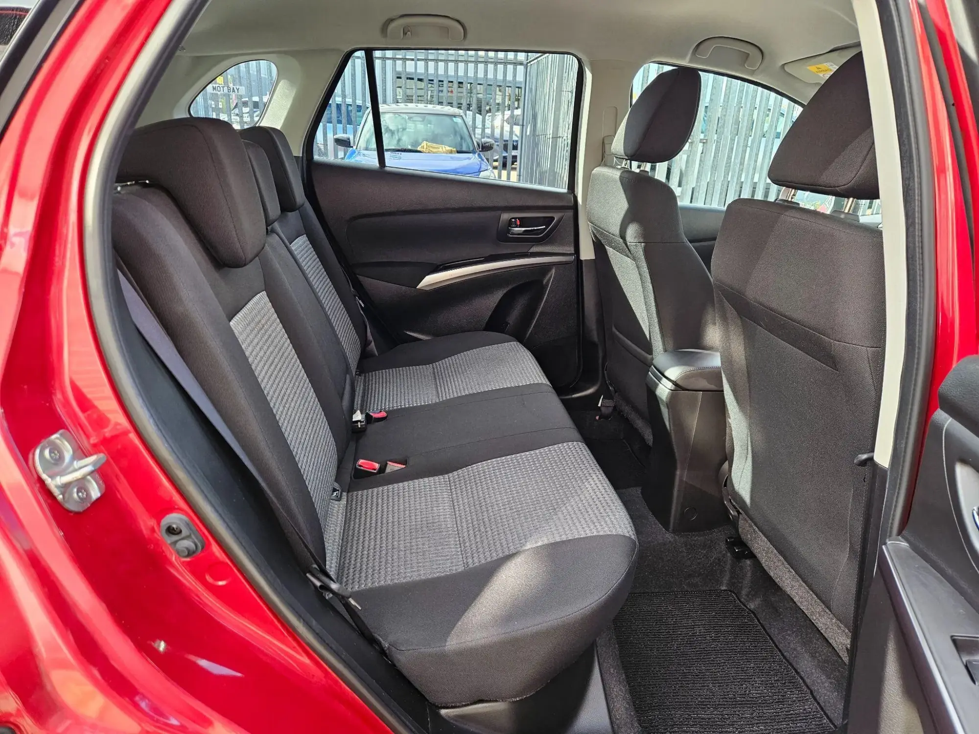 Suzuki S-Cross Hybrid Image 17