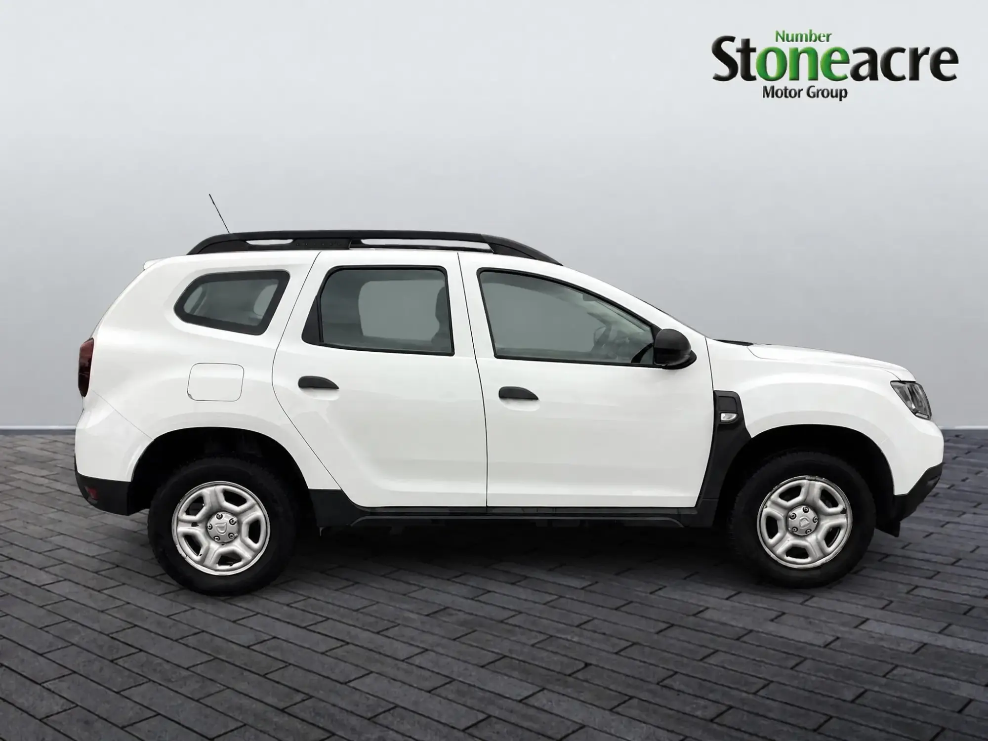Dacia Duster 1.0 TCe 100 Essential 5dr YM21EWE Image 2 Dacia Duster 1.0 TCe 100 Essential 5dr YM21EWE Image 2