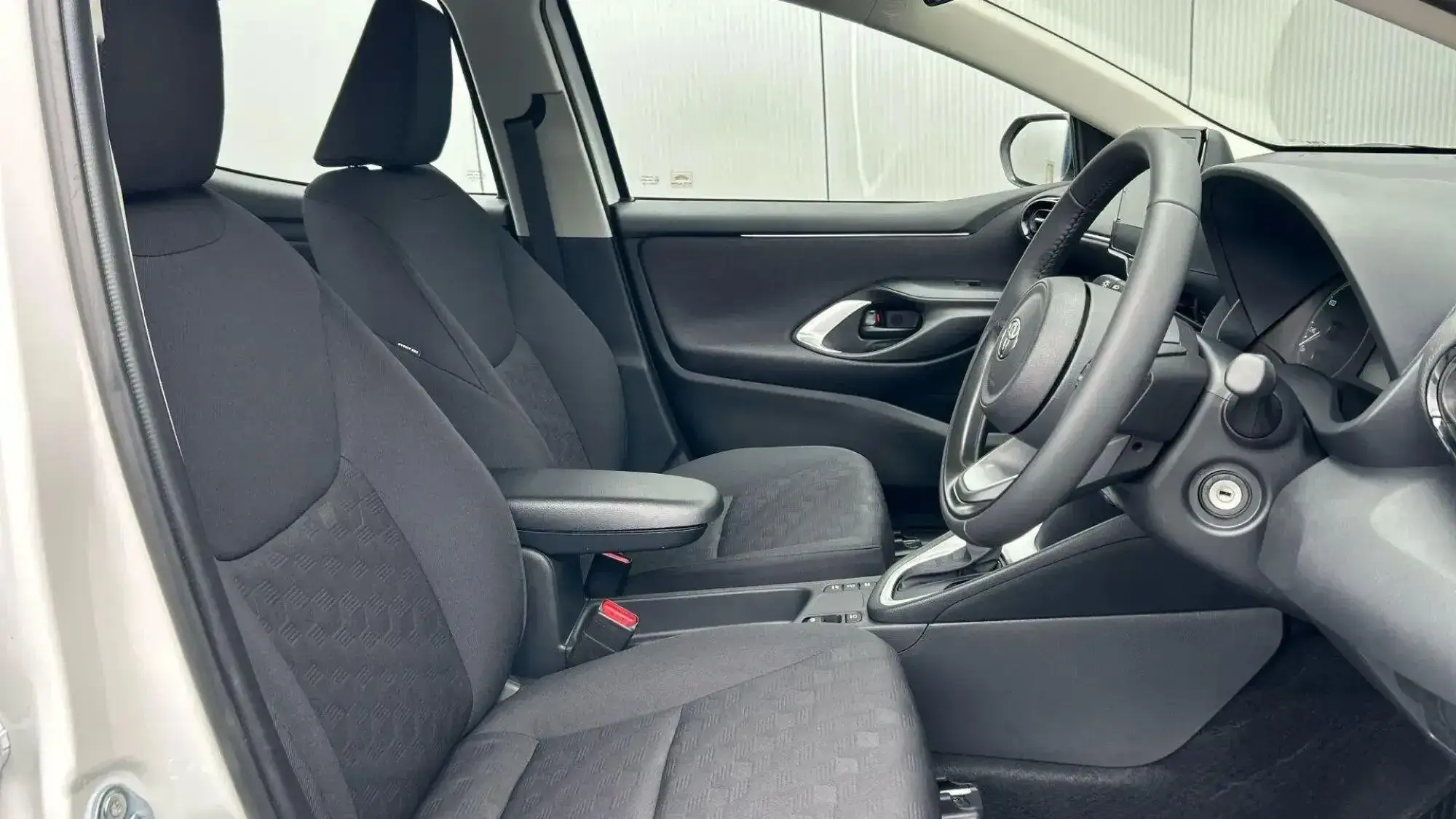 Toyota Yaris Hybrid Image 10 Toyota Yaris Hybrid Image 10