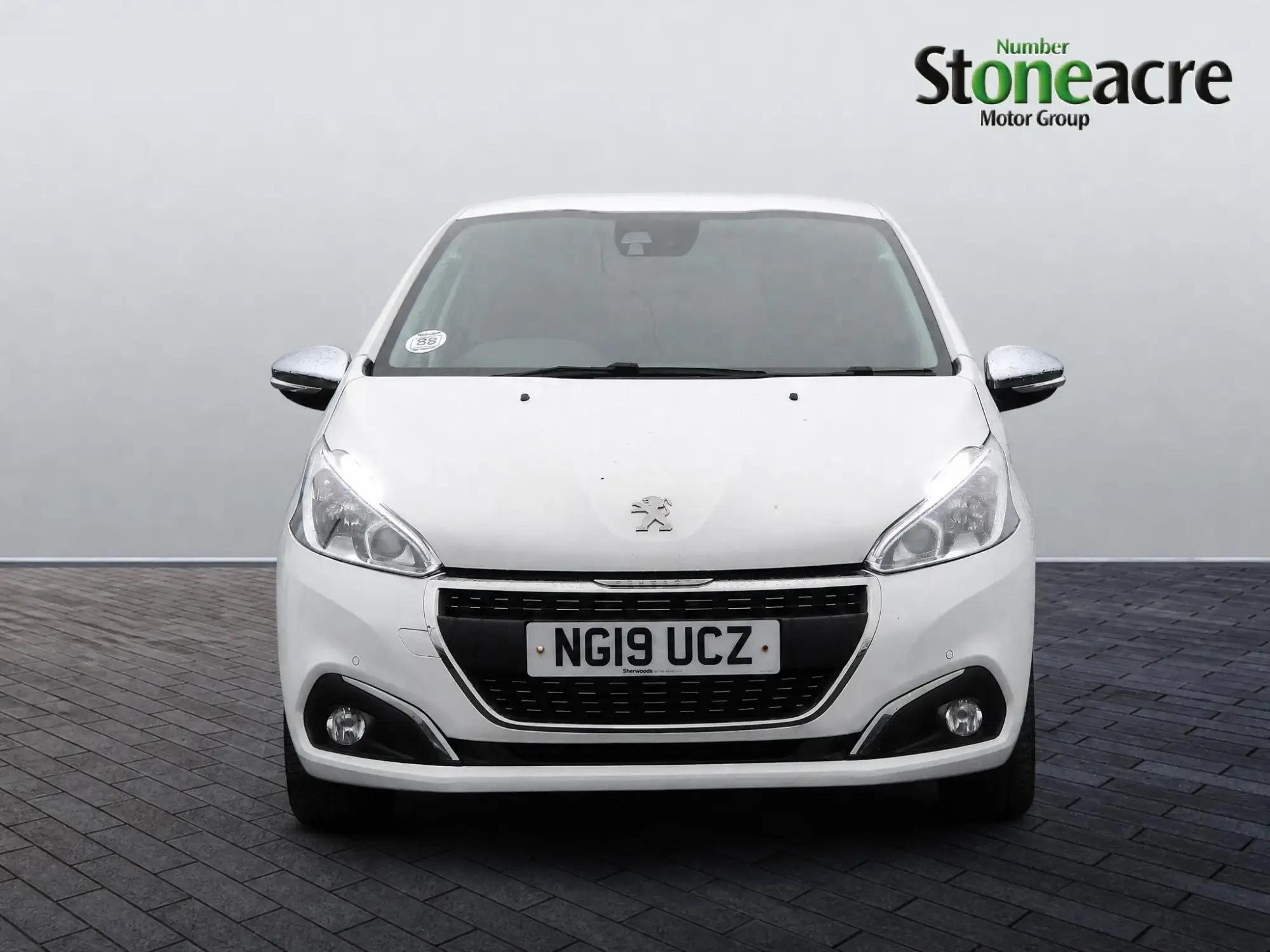 Peugeot 208 Image 8 Peugeot 208 Image 8