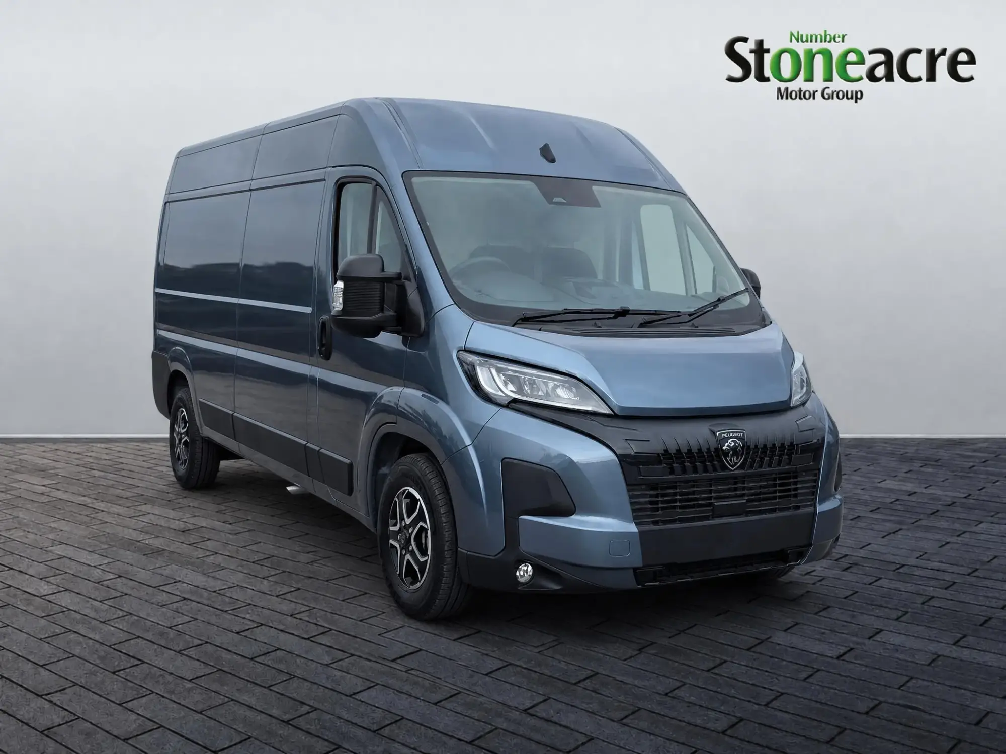Peugeot Boxer 2.2 BlueHDi 3.5t Professional EAT8 L3 H2 Euro 6 (s/s) 5dr YE76EHG Image 1 Peugeot Boxer 2.2 BlueHDi 3.5t Professional EAT8 L3 H2 Euro 6 (s/s) 5dr YE76EHG Image 1