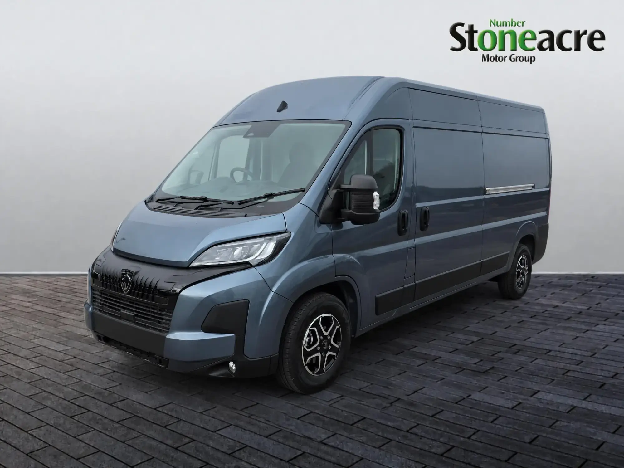 Peugeot Boxer 2.2 BlueHDi 3.5t Professional EAT8 L3 H2 Euro 6 (s/s) 5dr YE76EHG Image 3 Peugeot Boxer 2.2 BlueHDi 3.5t Professional EAT8 L3 H2 Euro 6 (s/s) 5dr YE76EHG Image 3