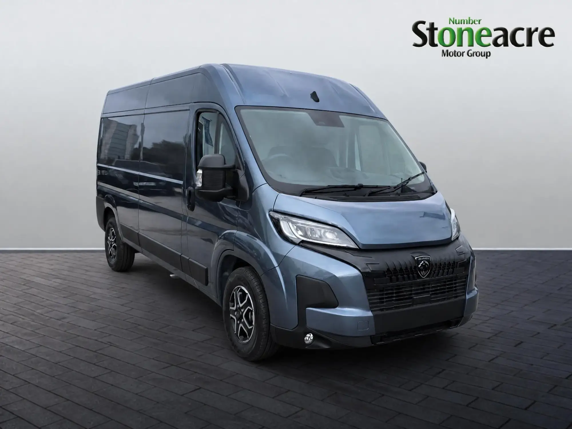 Peugeot Boxer 2.2 BlueHDi 3.5t Professional EAT8 L3 H2 Euro 6 (s/s) 5dr YE76EHD Image 1 Peugeot Boxer 2.2 BlueHDi 3.5t Professional EAT8 L3 H2 Euro 6 (s/s) 5dr YE76EHD Image 1