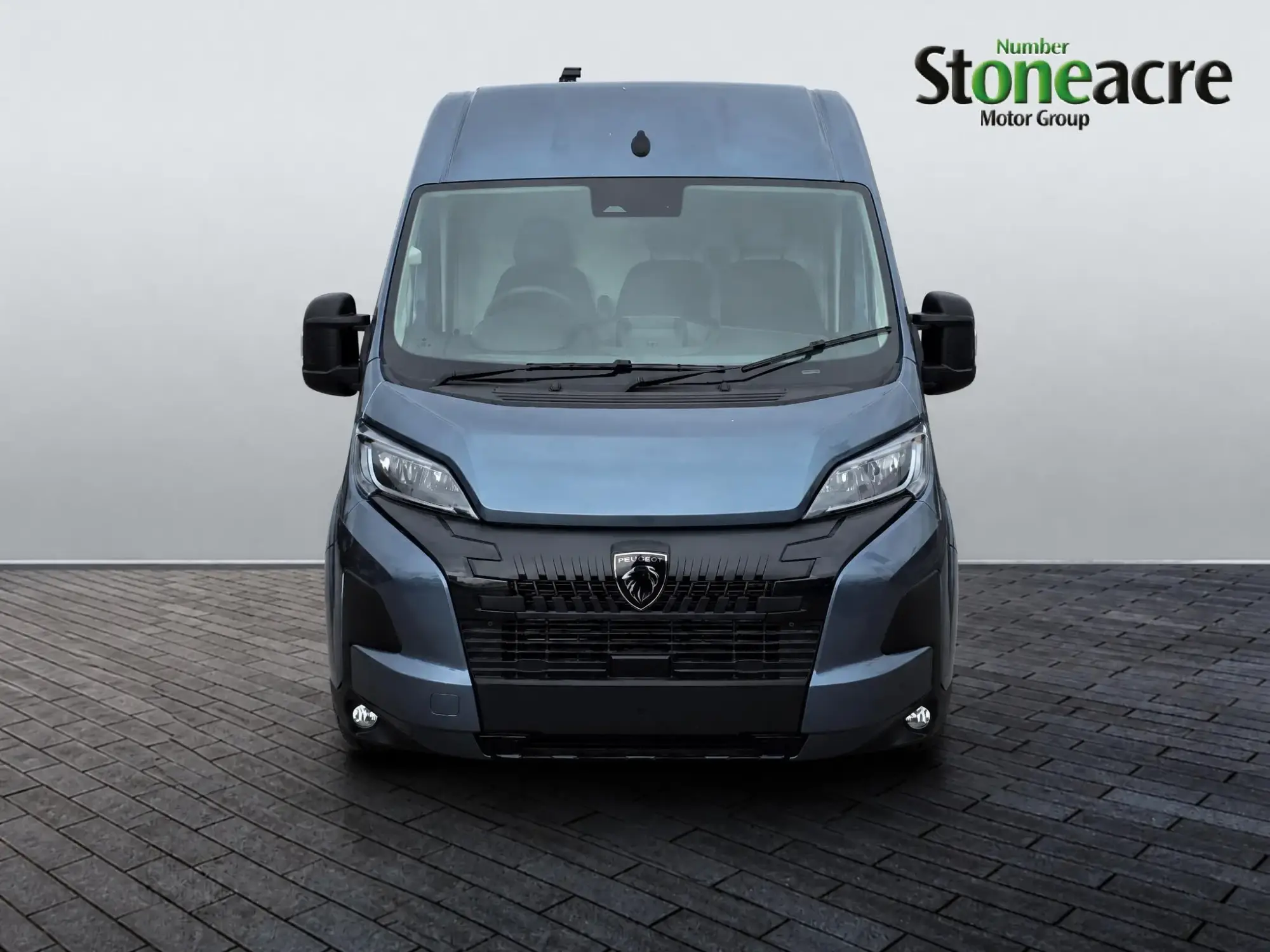 Peugeot Boxer 2.2 BlueHDi 3.5t Professional EAT8 L3 H2 Euro 6 (s/s) 5dr YE76EHD Image 2 Peugeot Boxer 2.2 BlueHDi 3.5t Professional EAT8 L3 H2 Euro 6 (s/s) 5dr YE76EHD Image 2