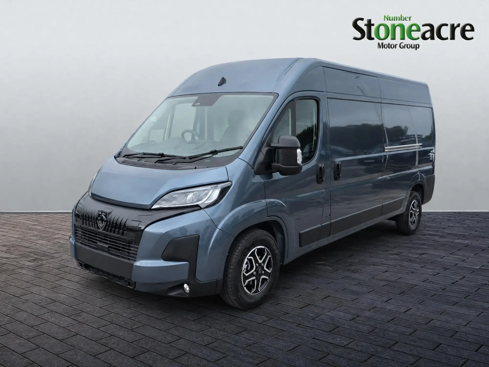 Peugeot Boxer 2.2 BlueHDi 3.5t Professional EAT8 L3 H2 Euro 6 (s/s) 5dr YE76EHD Image 3 Peugeot Boxer 2.2 BlueHDi 3.5t Professional EAT8 L3 H2 Euro 6 (s/s) 5dr YE76EHD Image 3
