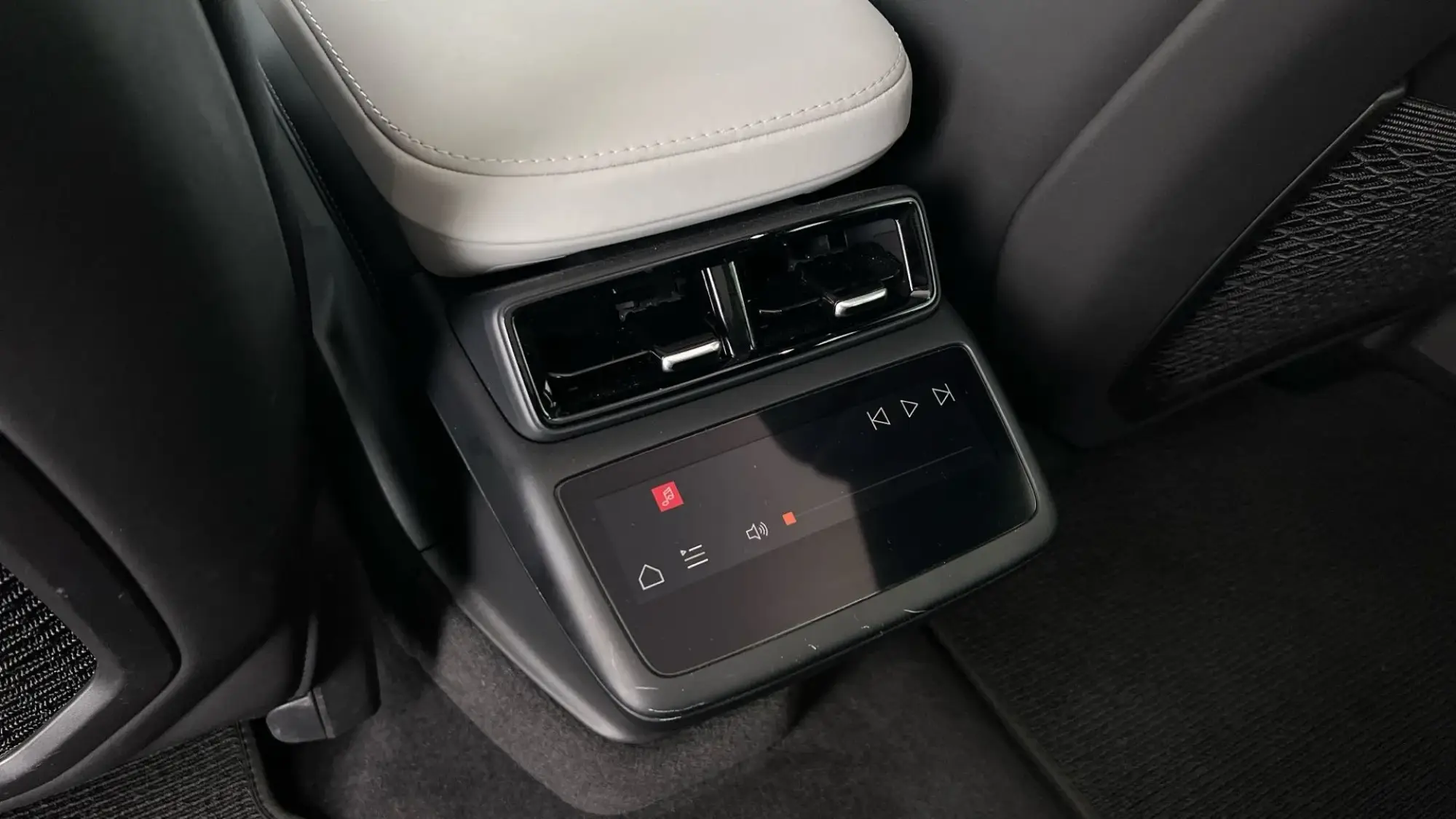 Polestar 4 Coupe Image 20 Polestar 4 Coupe Image 20