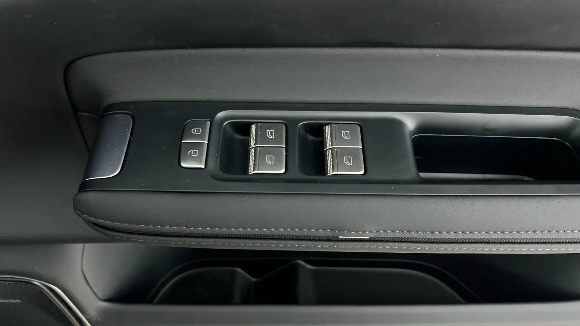 Polestar 4 SUV Image 33 Polestar 4 SUV Image 33
