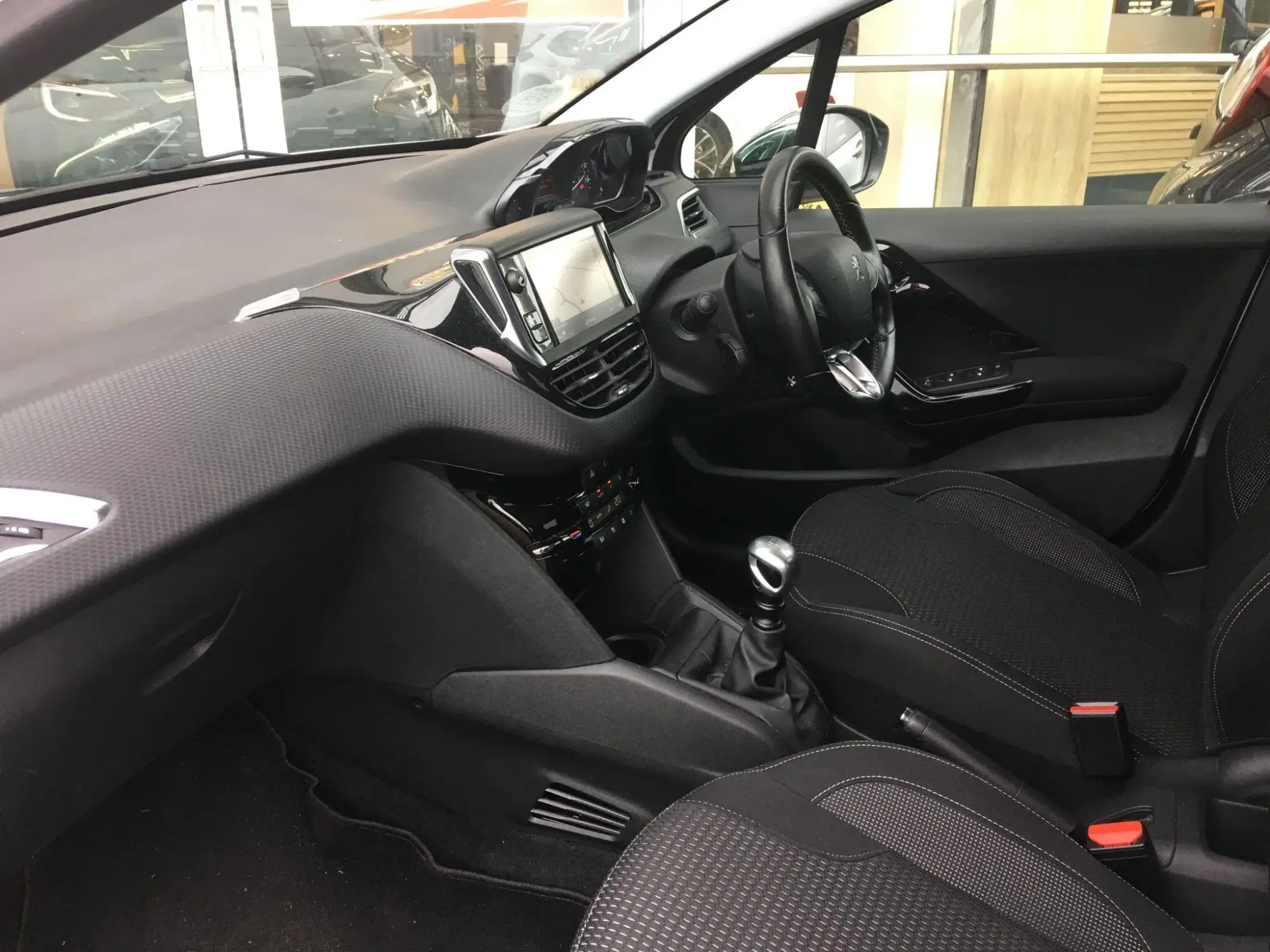 Peugeot 208 Image 14 Peugeot 208 Image 14