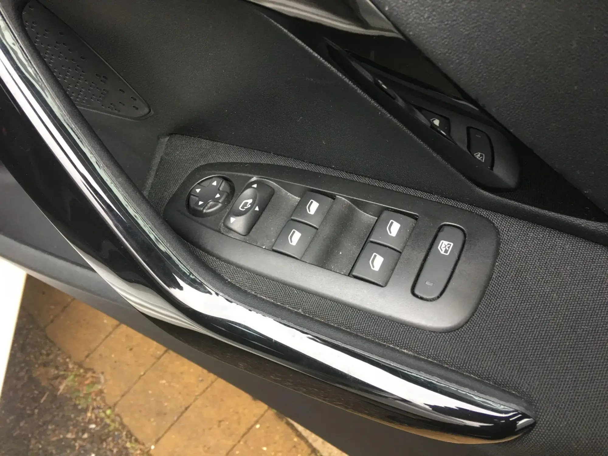 Peugeot 208 Image 33 Peugeot 208 Image 33