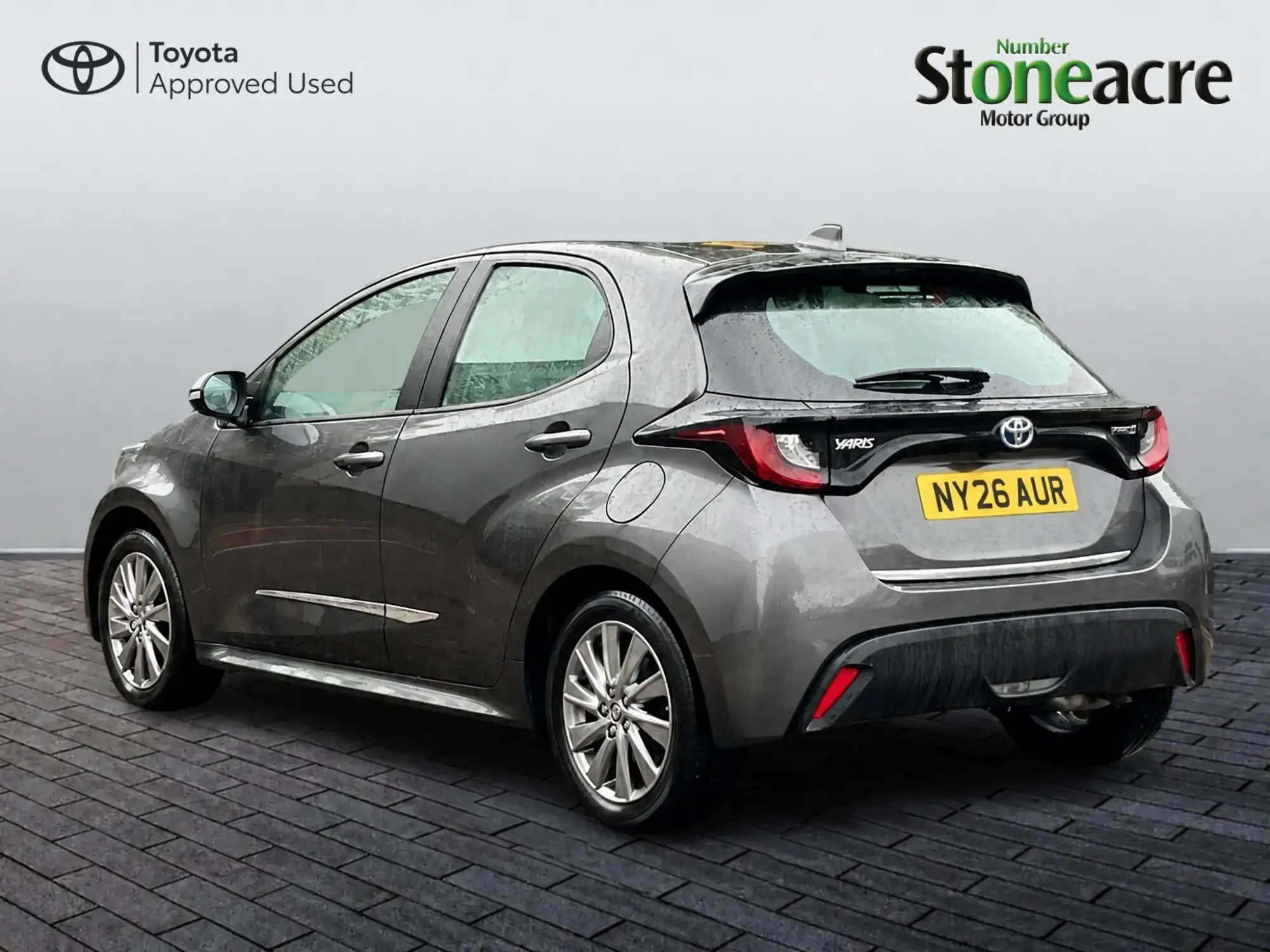 Toyota Yaris Hybrid Image 5