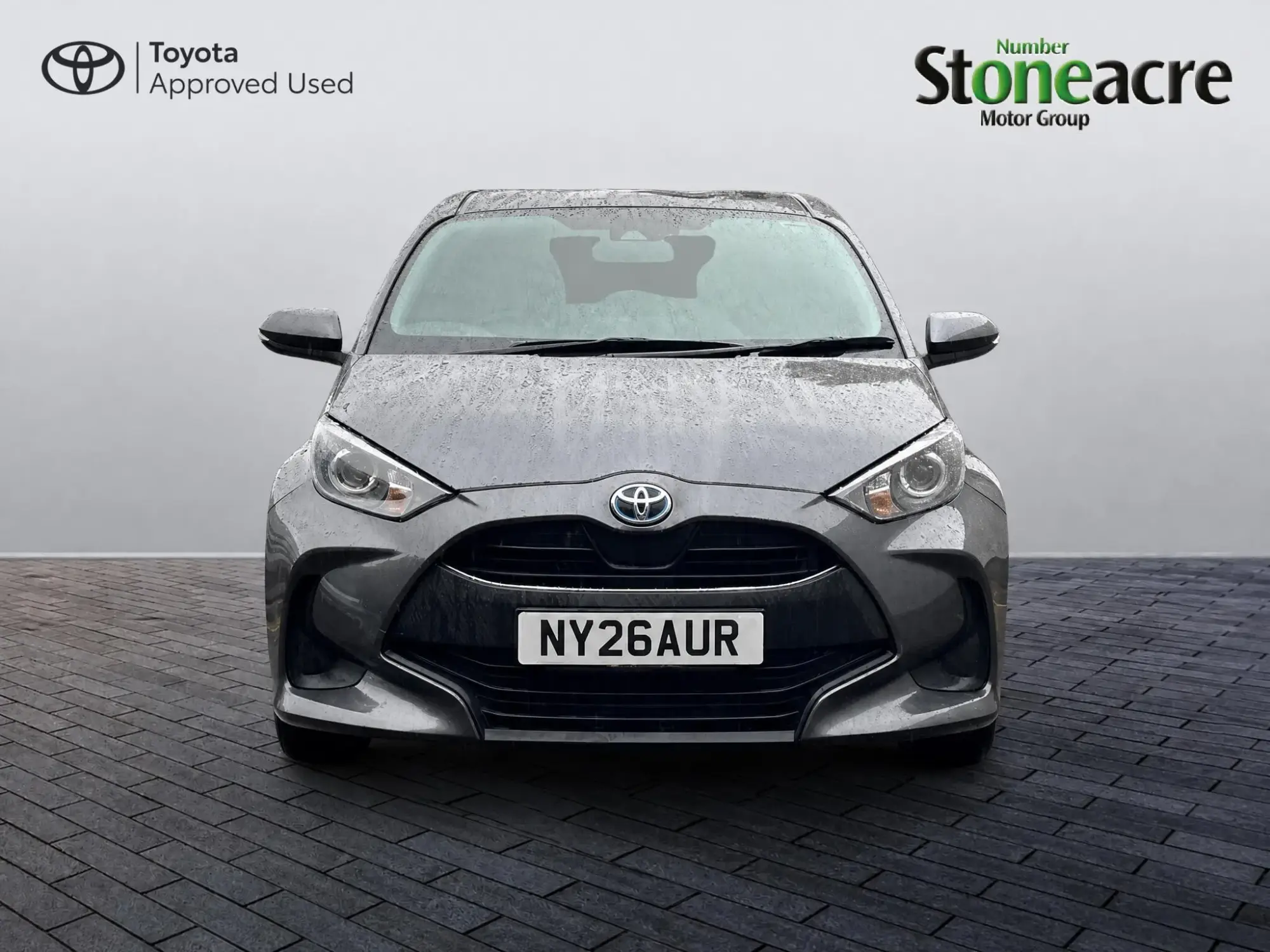 Toyota Yaris Hybrid Image 8