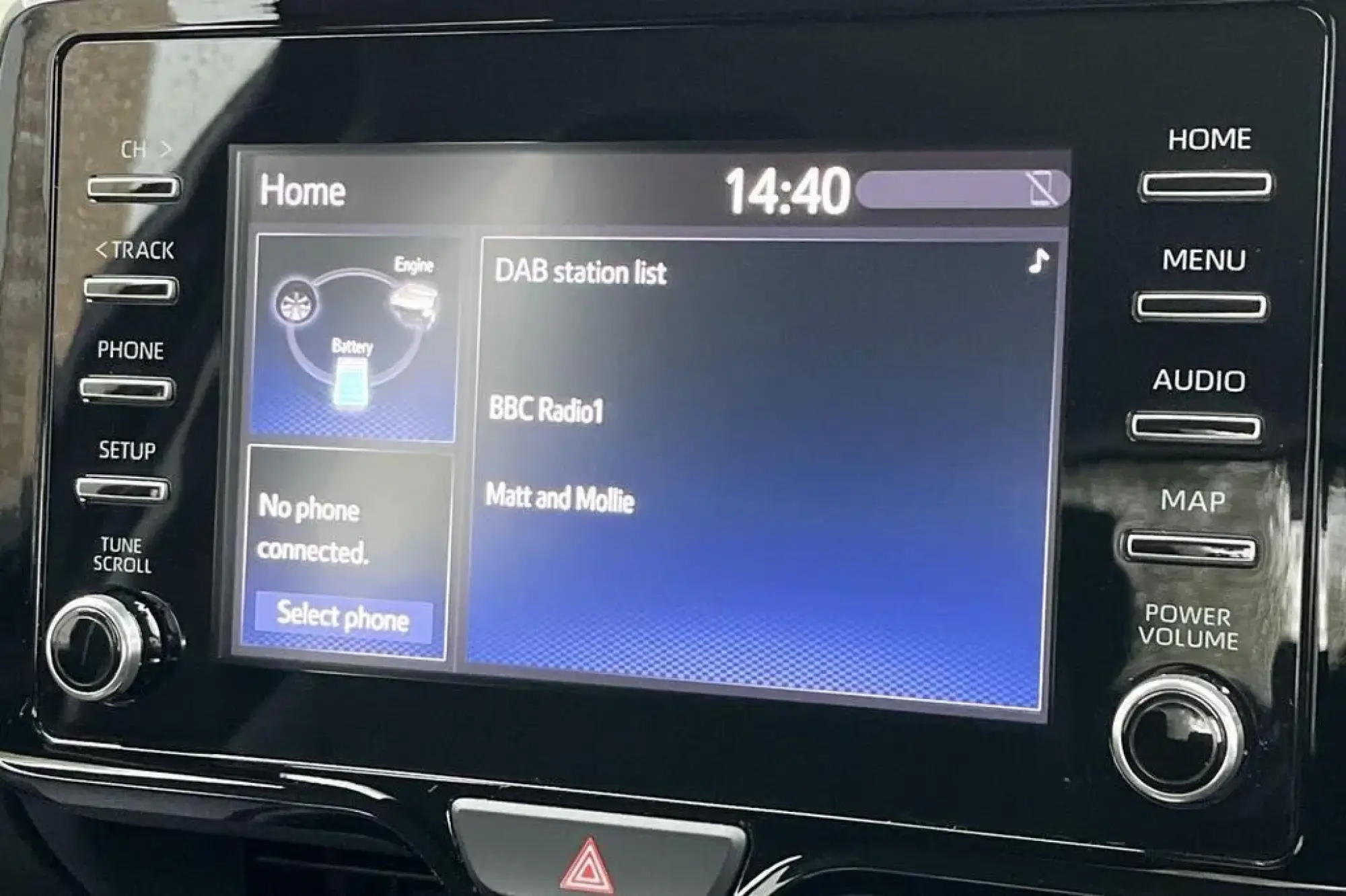 Toyota Yaris Hybrid Image 16