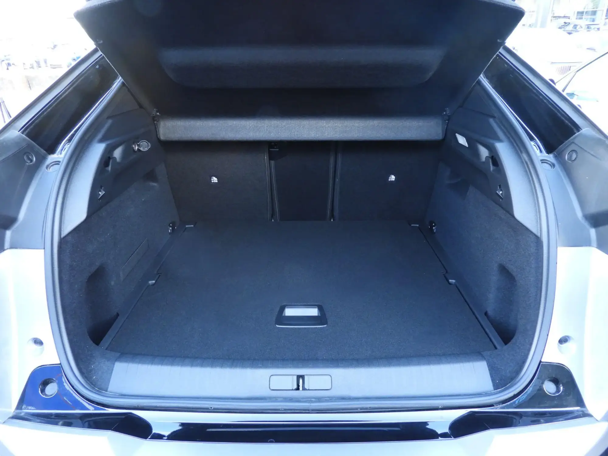 Peugeot E-3008 Image 11