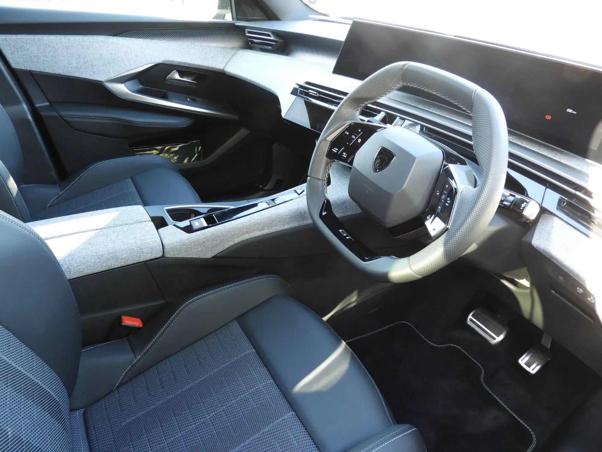 Peugeot E-3008 Image 13