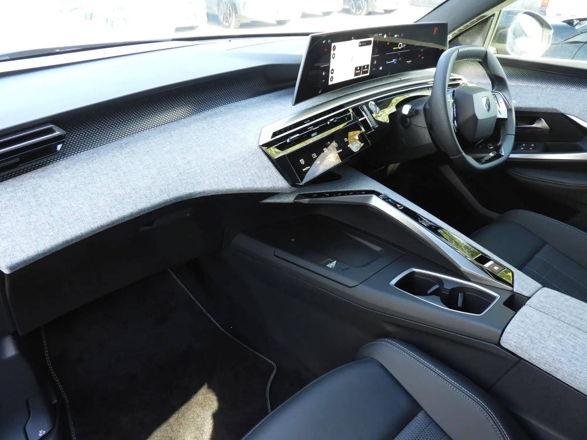 Peugeot E-3008 Image 16
