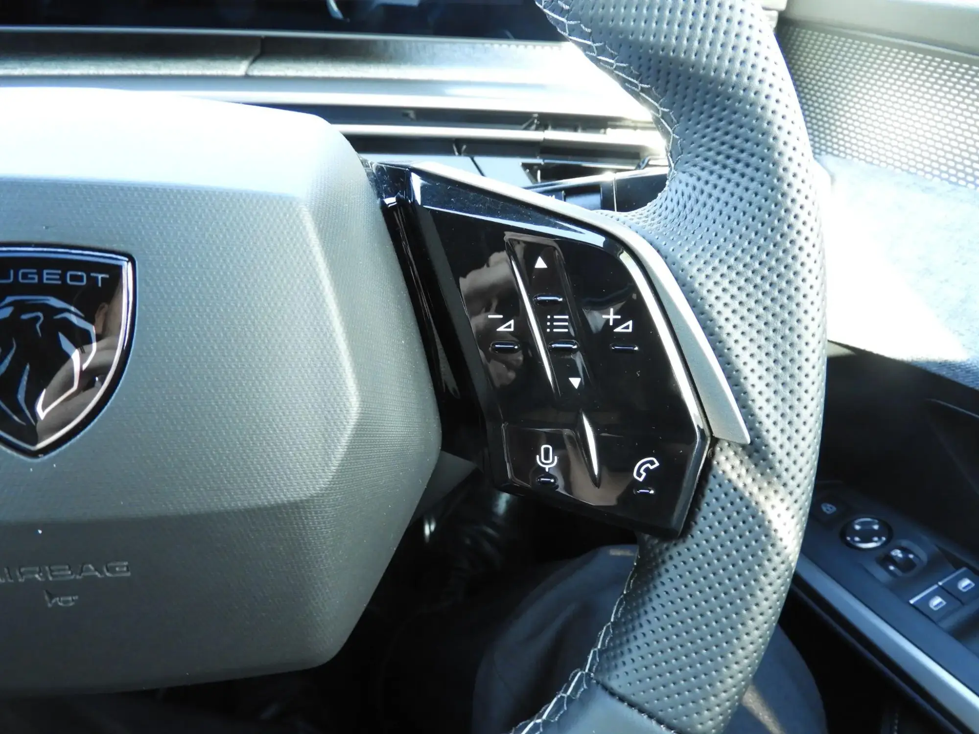 Peugeot E-3008 Image 20