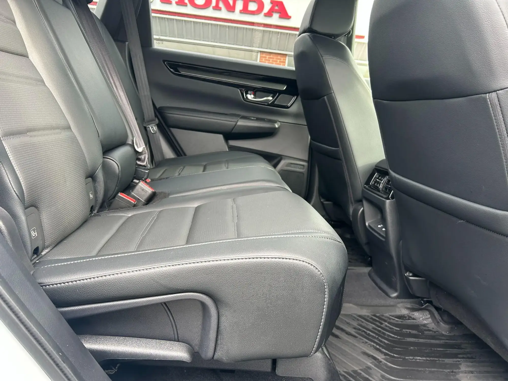 Honda CR-V Plug-in Hybrid Image 15 Honda CR-V Plug-in Hybrid Image 15