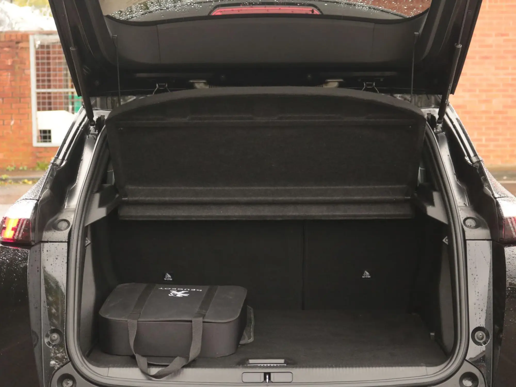 Peugeot E-2008 Image 13
