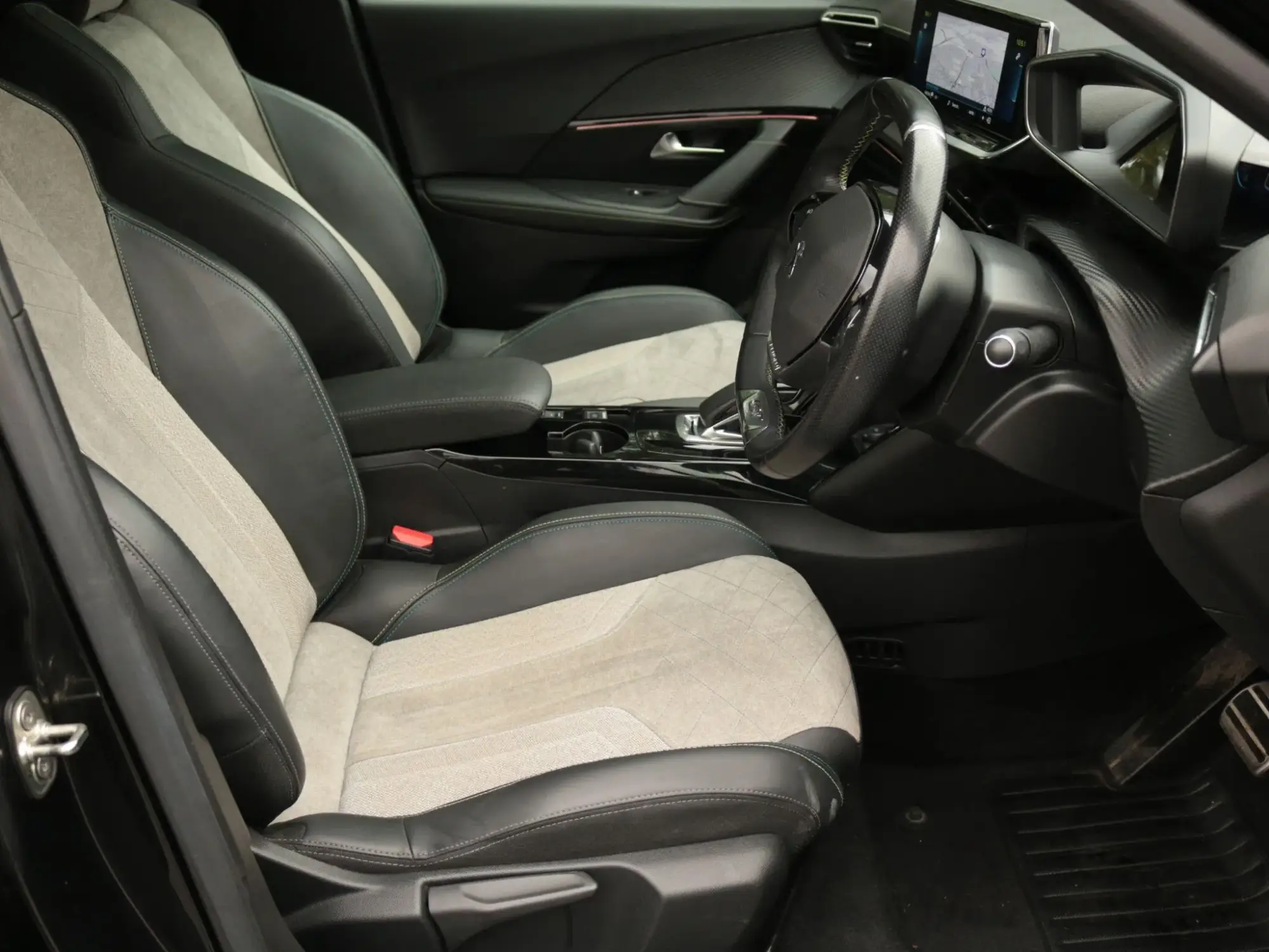 Peugeot E-2008 Image 14