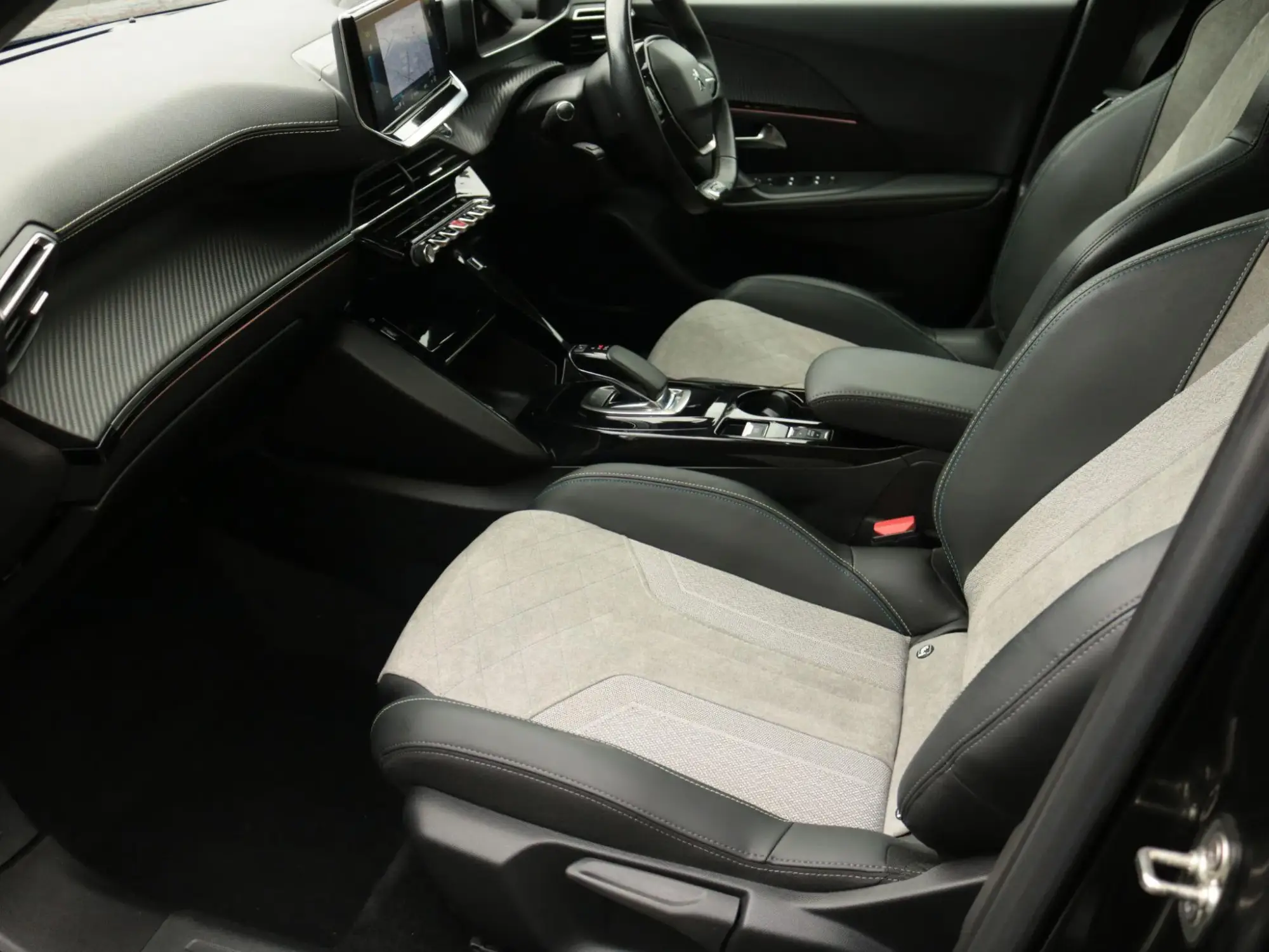 Peugeot E-2008 Image 17