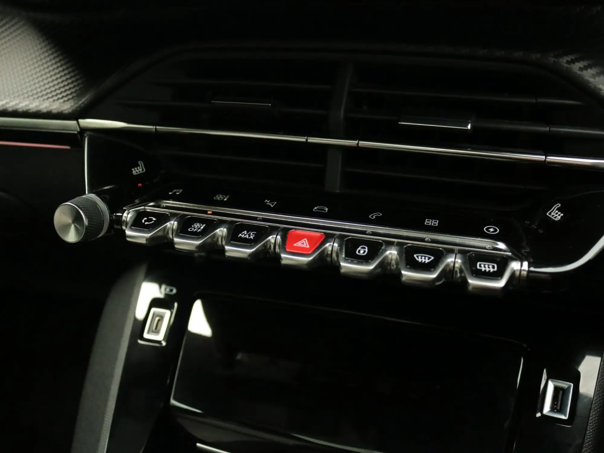 Peugeot E-2008 Image 23