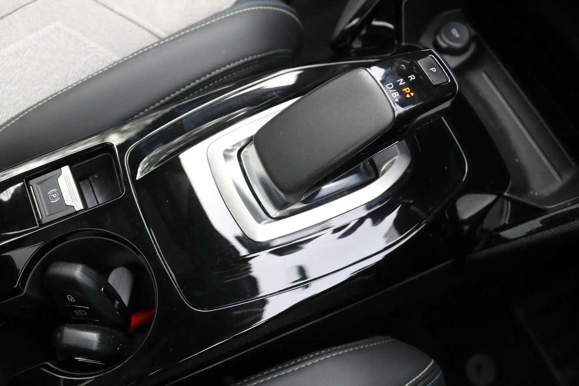 Peugeot E-2008 Image 24