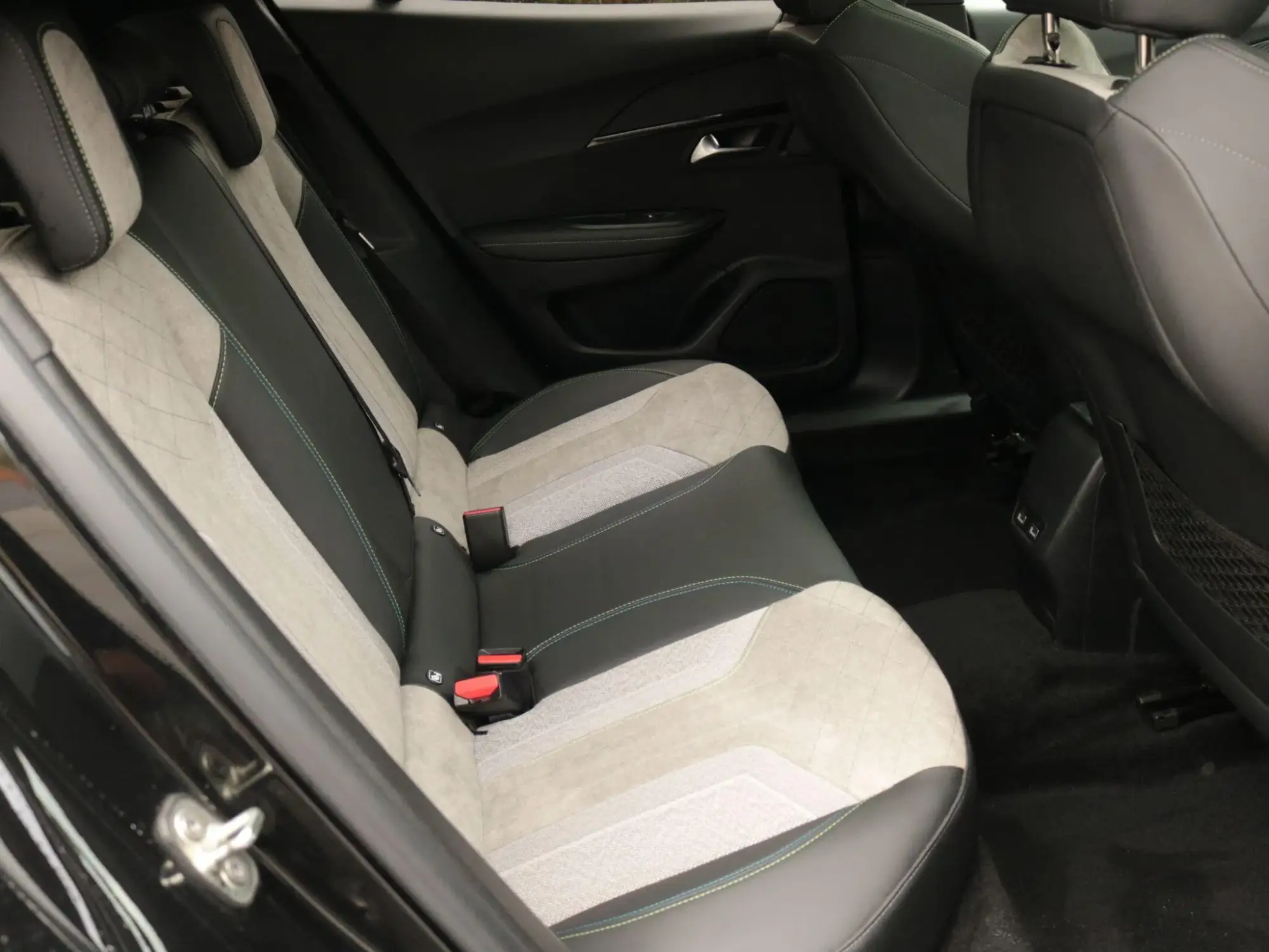 Peugeot E-2008 Image 26